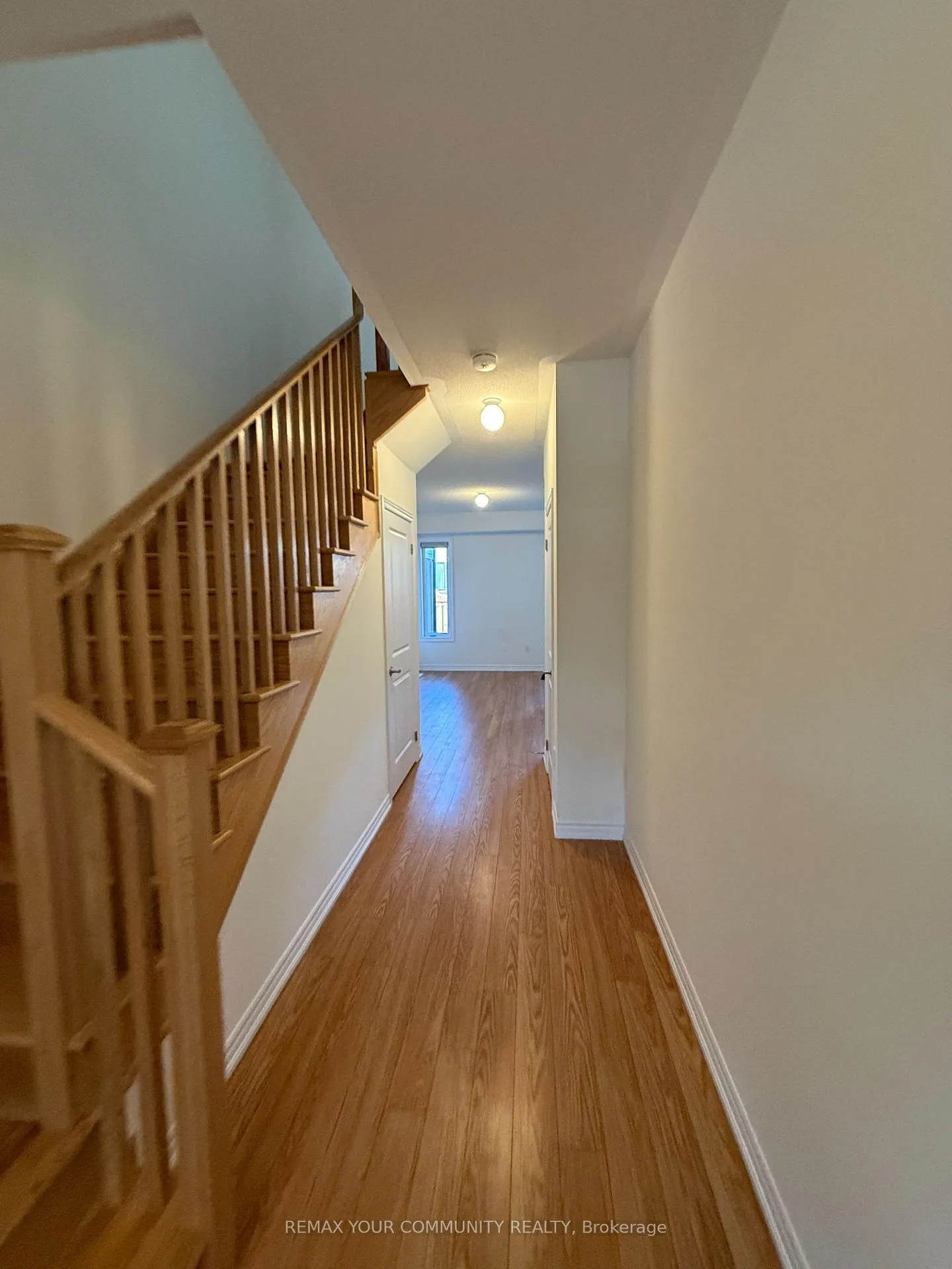 Photo 3 of 39 Tamworth Terrace, Barrie, Rural Barrie Southeast — HOMEH