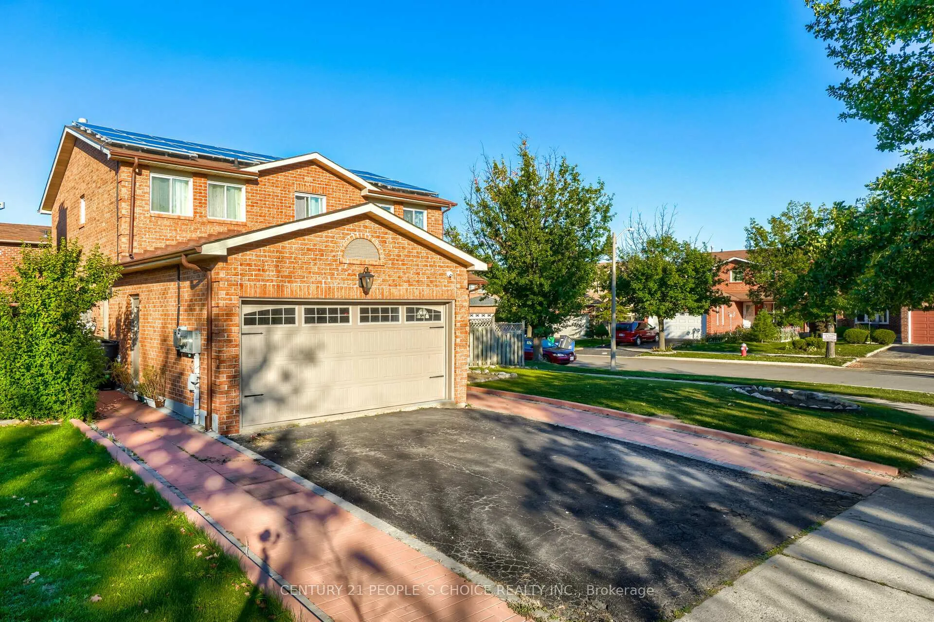 Photo 2 of 25 Sheringham Street, Brampton, Heart Lake West — HOMEH