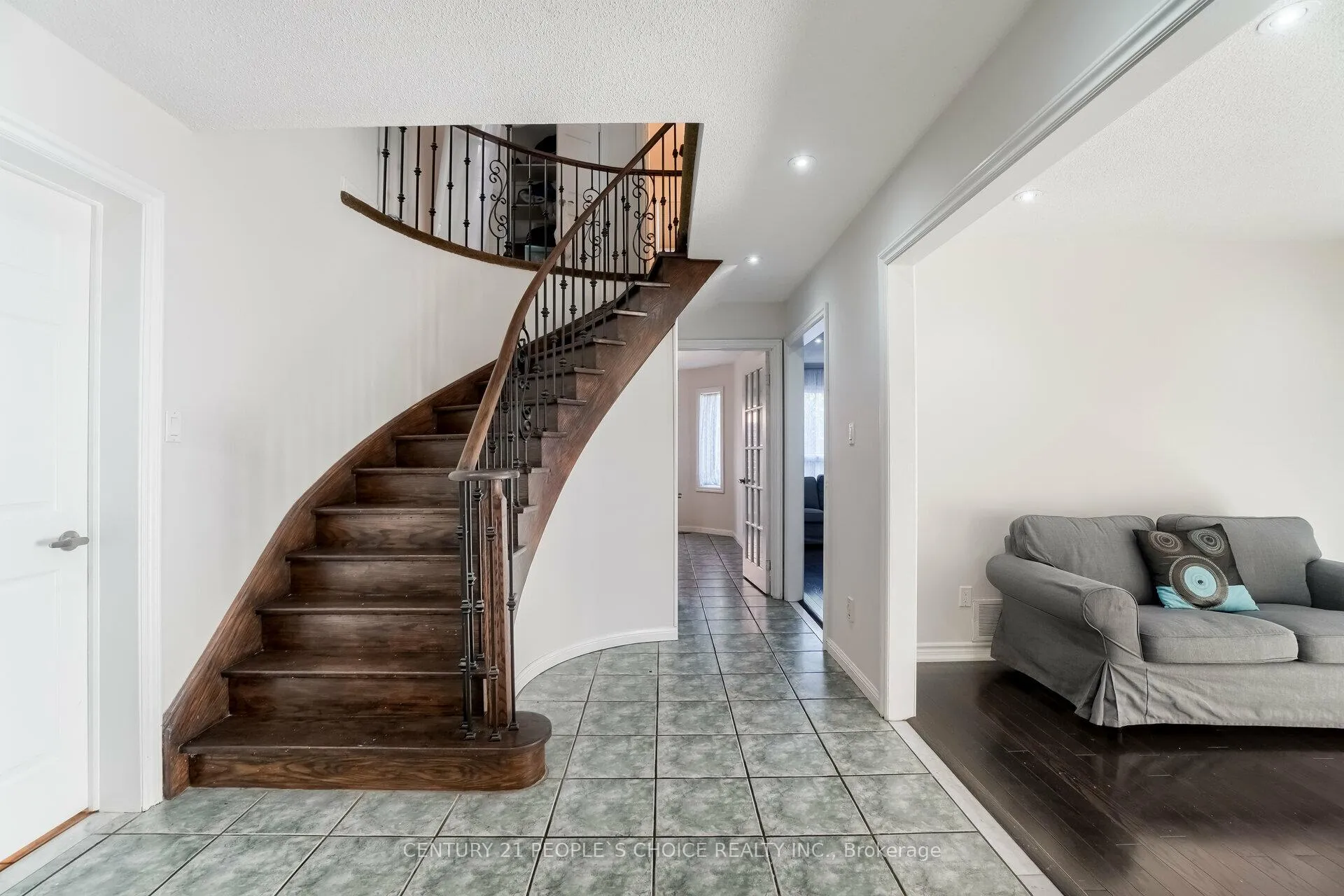 Photo 6 of 25 Sheringham Street, Brampton, Heart Lake West — HOMEH