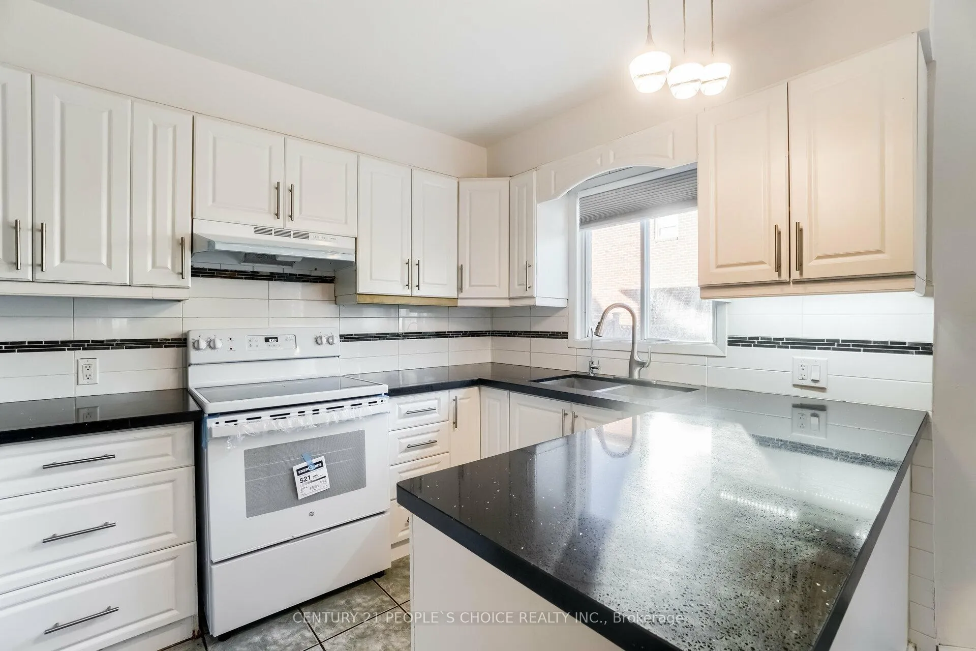 Photo 13 of 25 Sheringham Street, Brampton, Heart Lake West — HOMEH