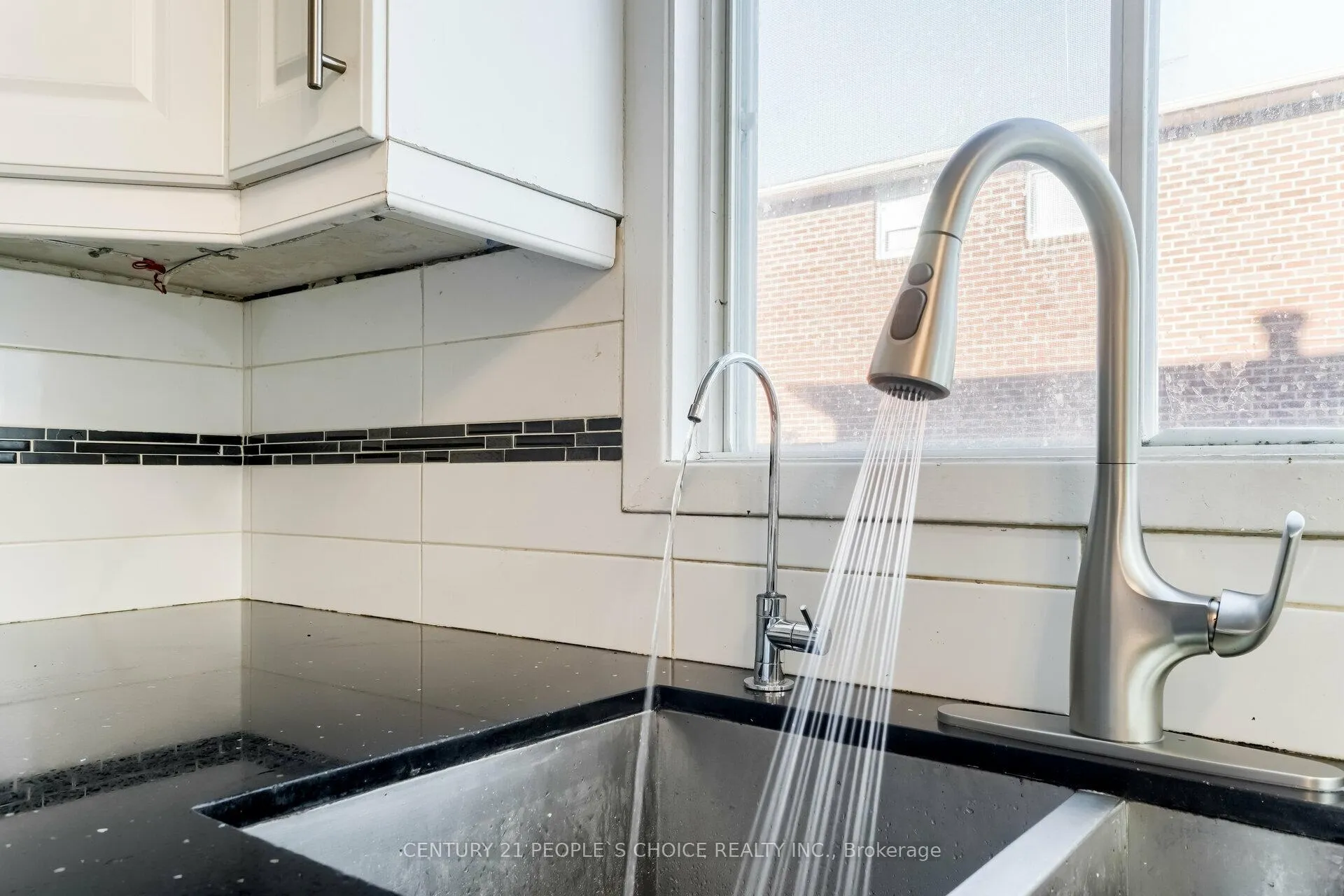 Photo 15 of 25 Sheringham Street, Brampton, Heart Lake West — HOMEH