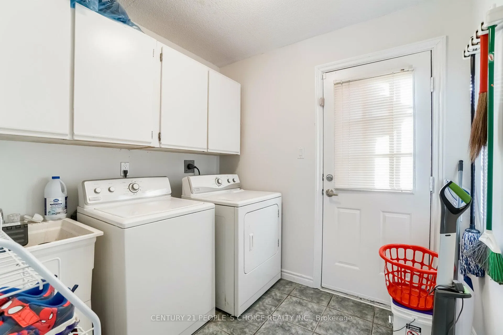 Photo 18 of 25 Sheringham Street, Brampton, Heart Lake West — HOMEH