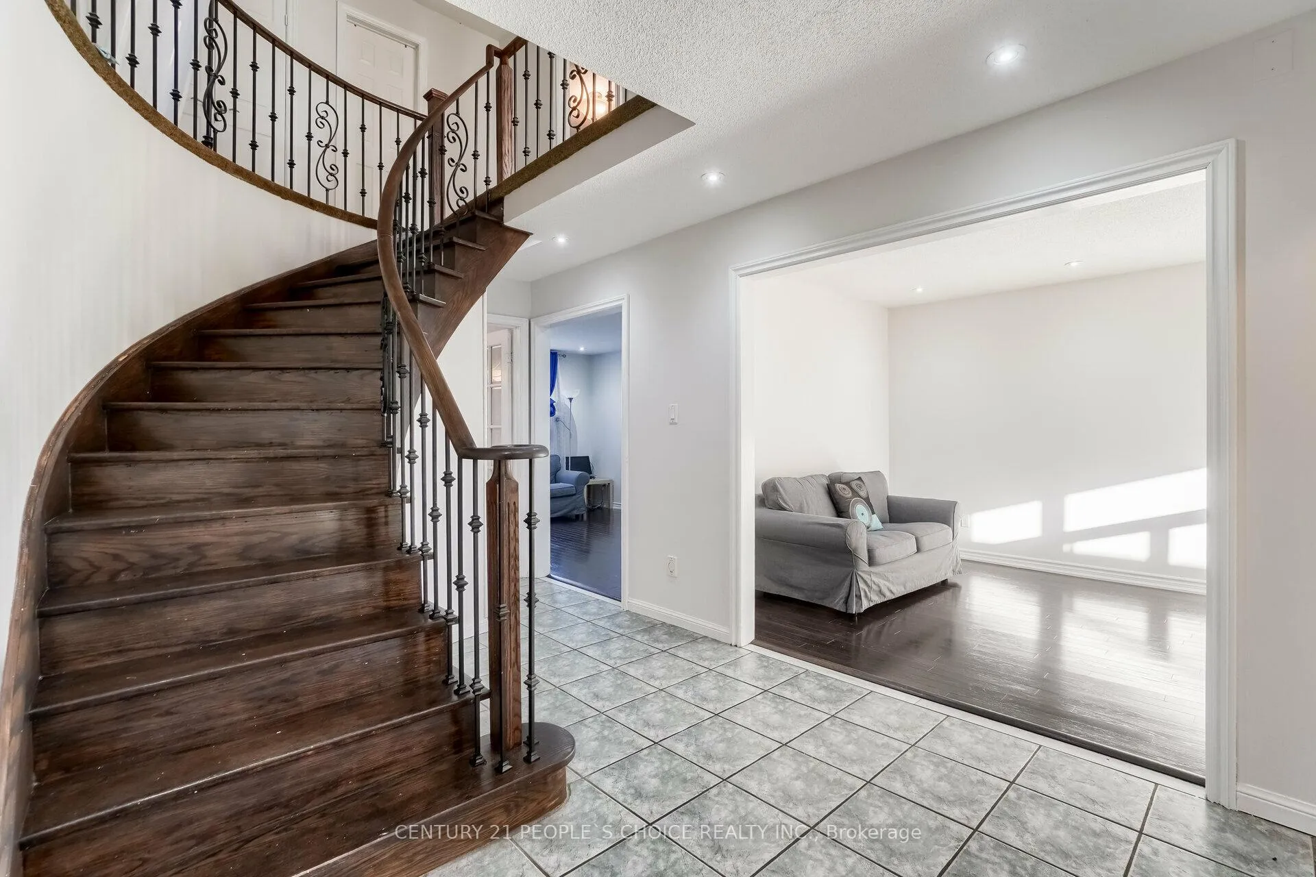 Photo 19 of 25 Sheringham Street, Brampton, Heart Lake West — HOMEH