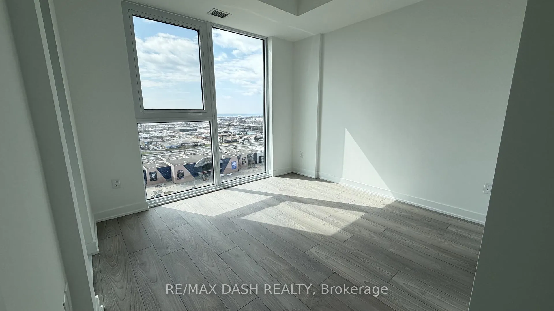 Photo 17 of Unit 1607, 1007 The Queensway Avenue, Etobicoke, Islington-City Centre West — HOMEH