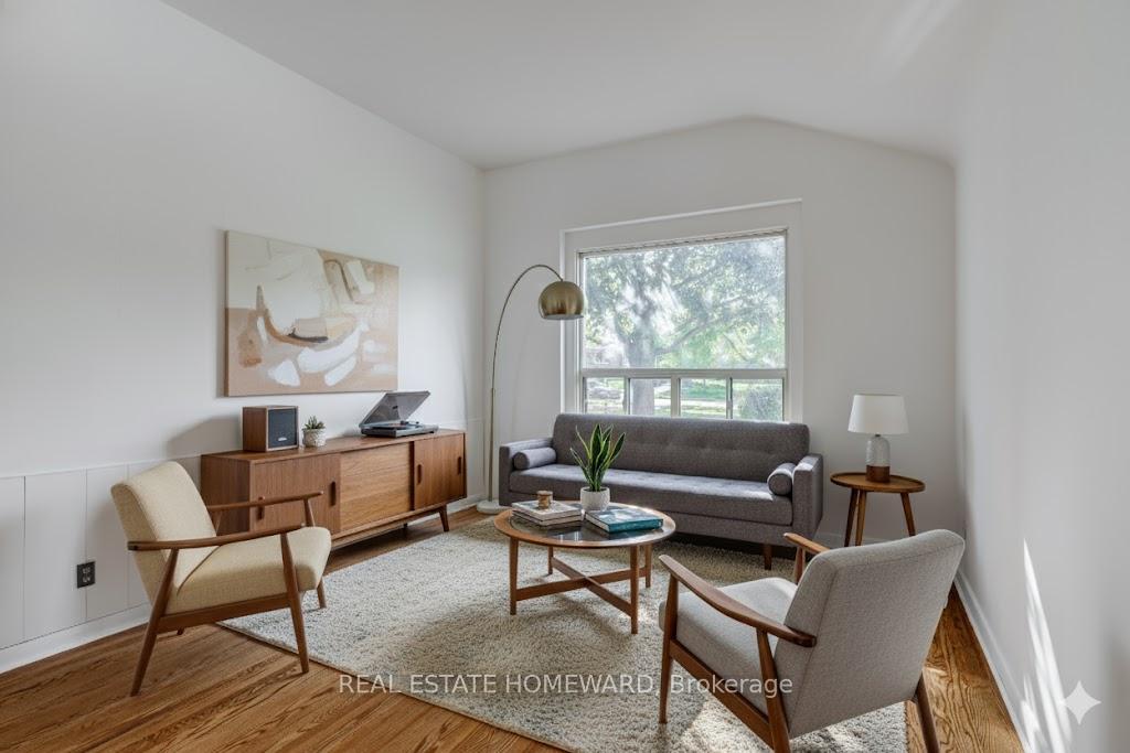 Photo 2 of 80 Wantanopa Crescent, Scarborough, Woburn — HOMEH