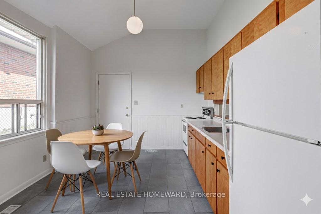 Photo 4 of 80 Wantanopa Crescent, Scarborough, Woburn — HOMEH