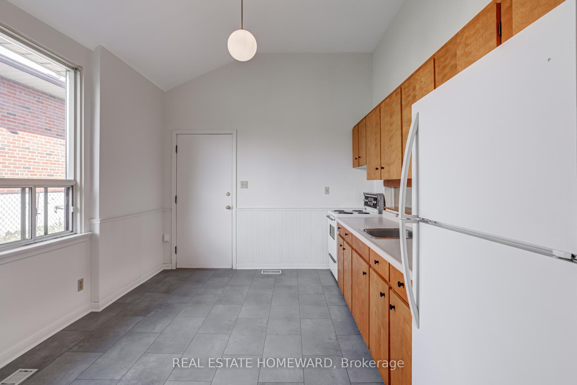Photo 6 of 80 Wantanopa Crescent, Scarborough, Woburn — HOMEH