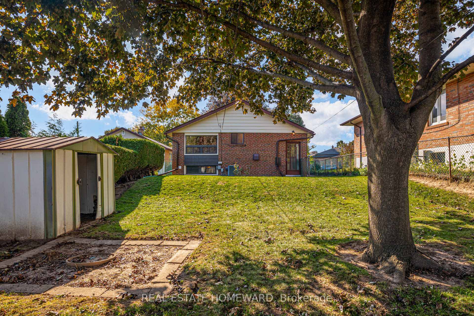 Photo 18 of 80 Wantanopa Crescent, Scarborough, Woburn — HOMEH