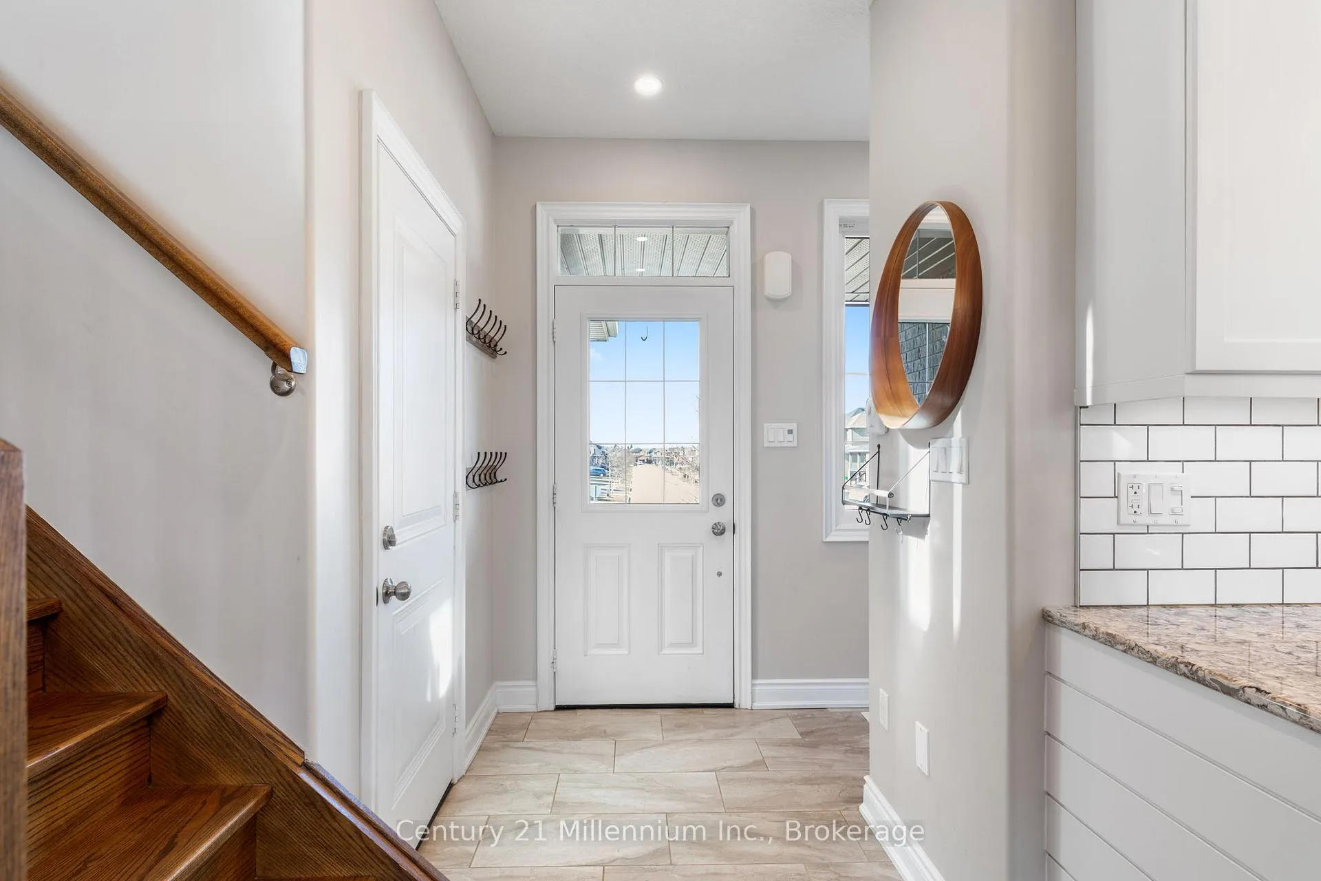 Photo 4 of 103 Lockerbie Crescent, Collingwood — HOMEH
