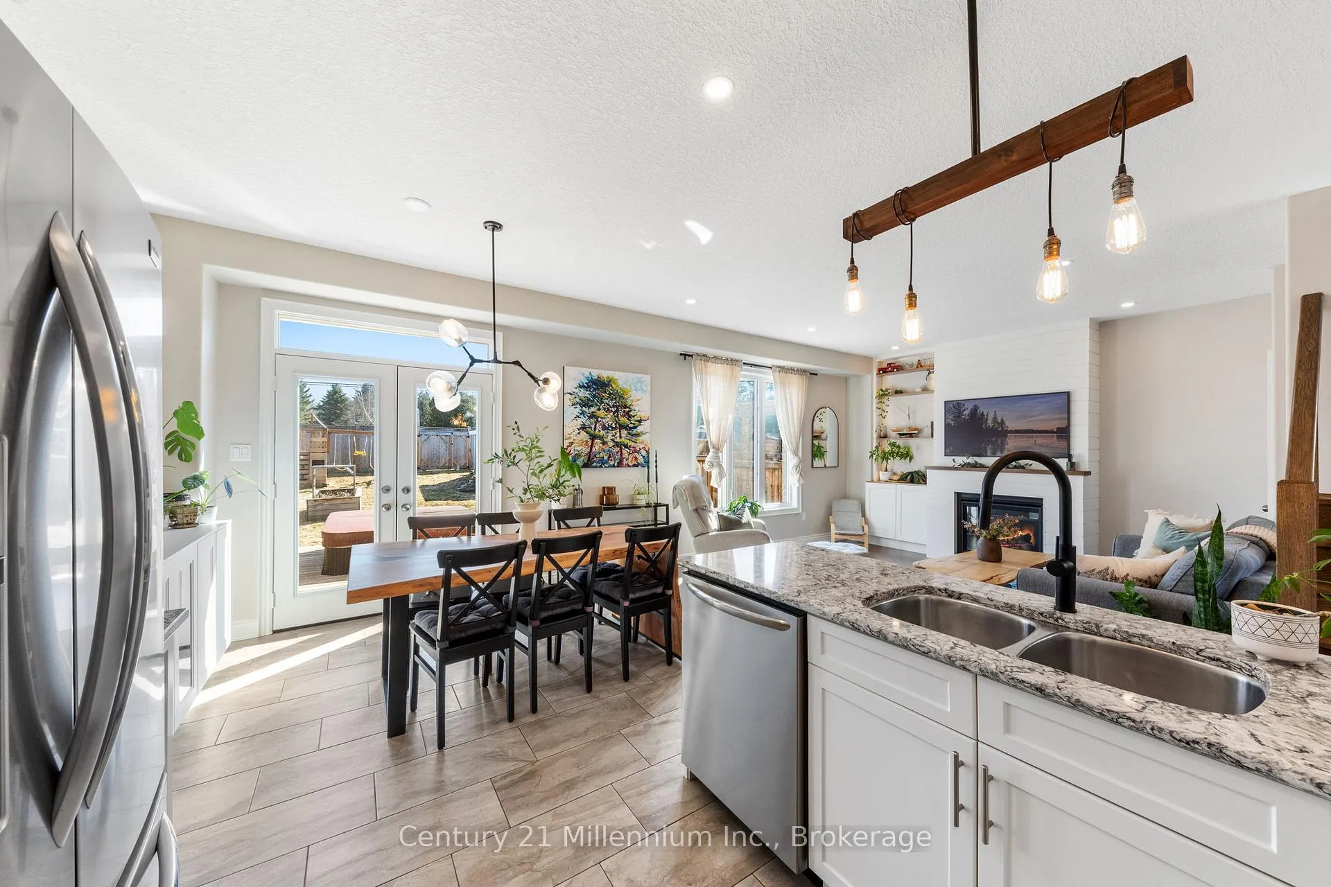 Photo 8 of 103 Lockerbie Crescent, Collingwood — HOMEH