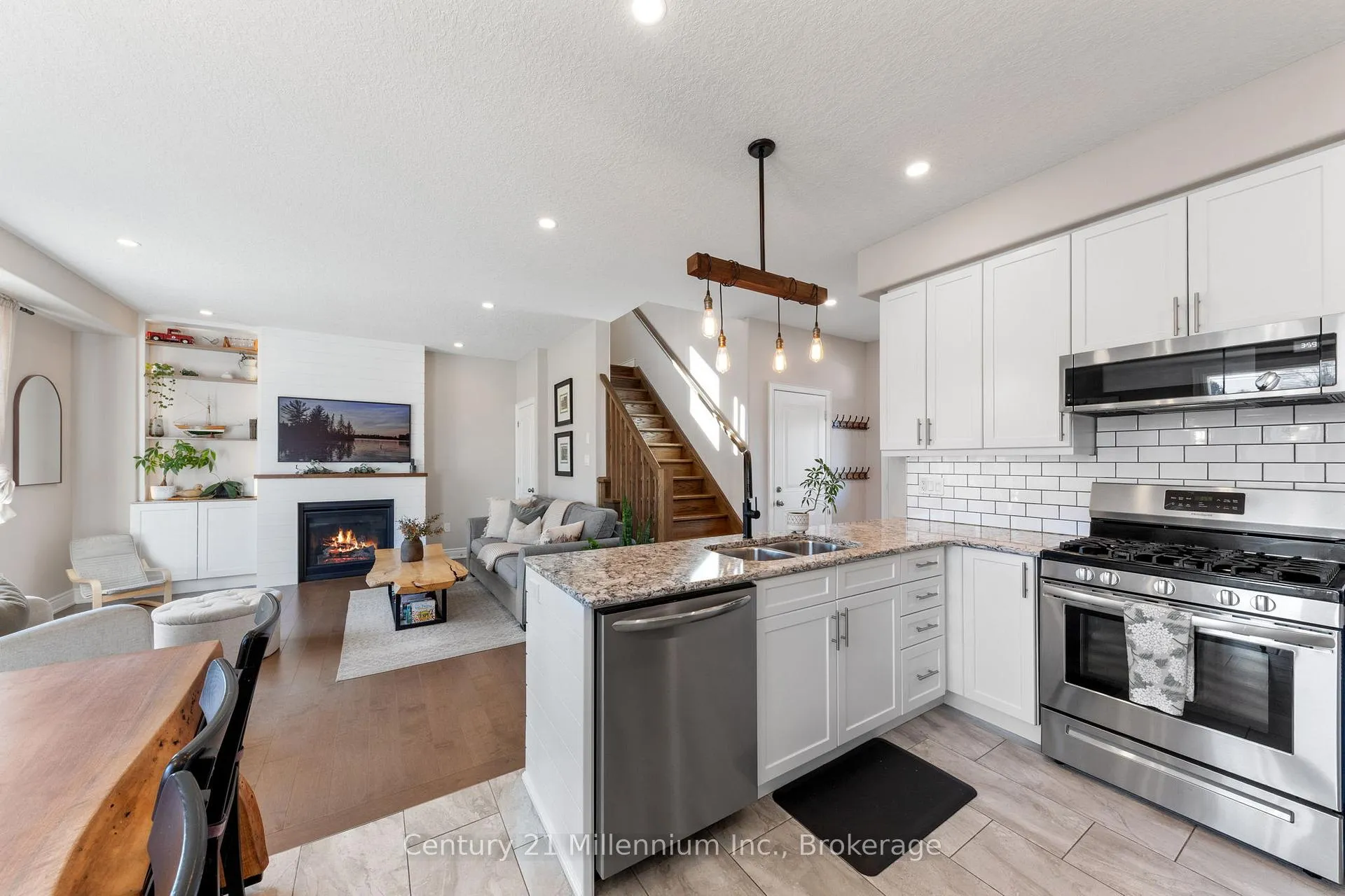 Photo 9 of 103 Lockerbie Crescent, Collingwood — HOMEH