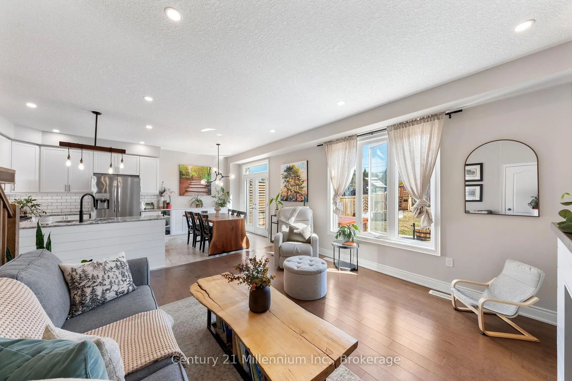 Photo 12 of 103 Lockerbie Crescent, Collingwood — HOMEH