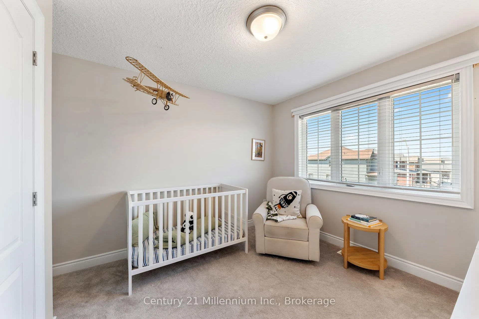 Photo 21 of 103 Lockerbie Crescent, Collingwood — HOMEH