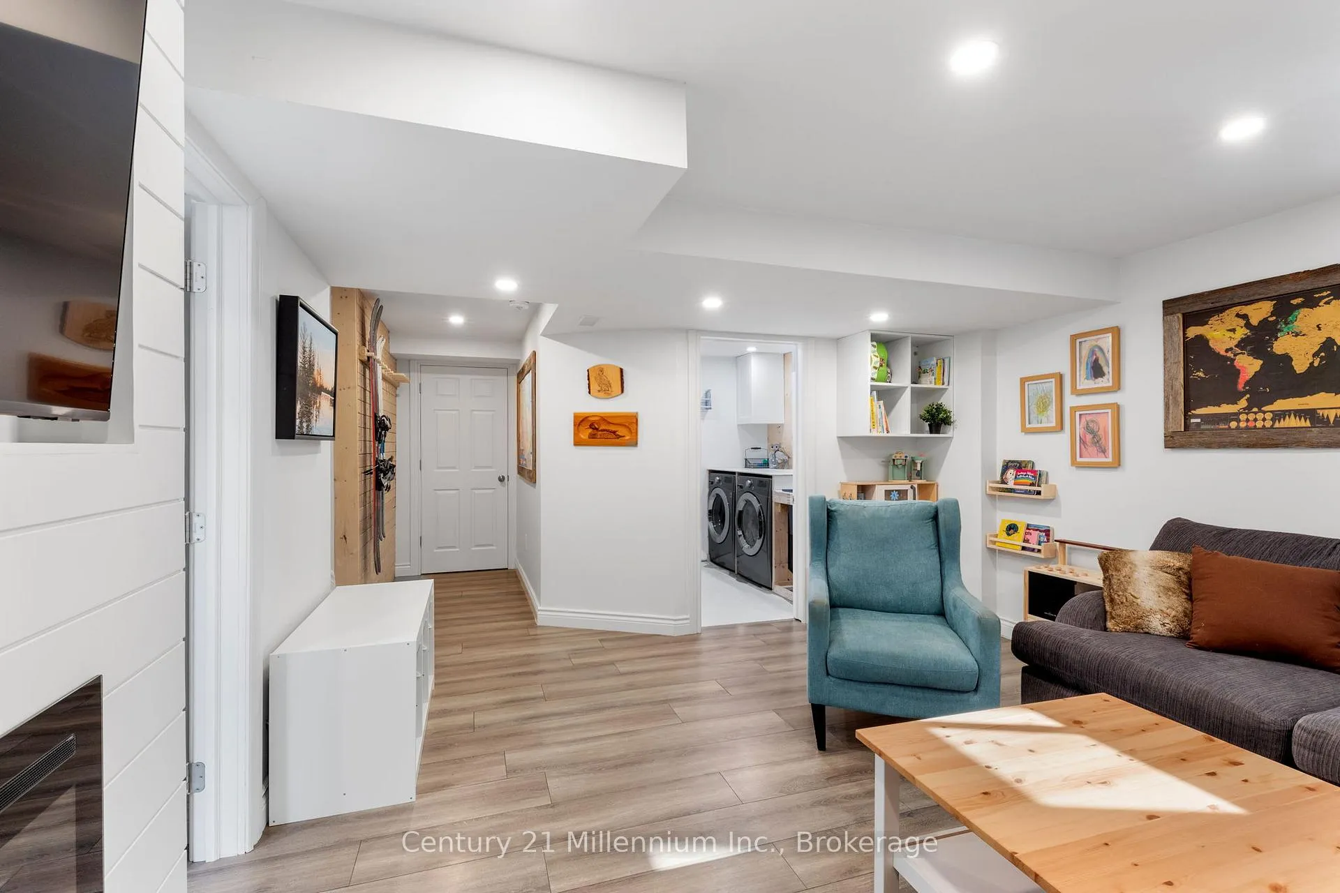 Photo 29 of 103 Lockerbie Crescent, Collingwood — HOMEH