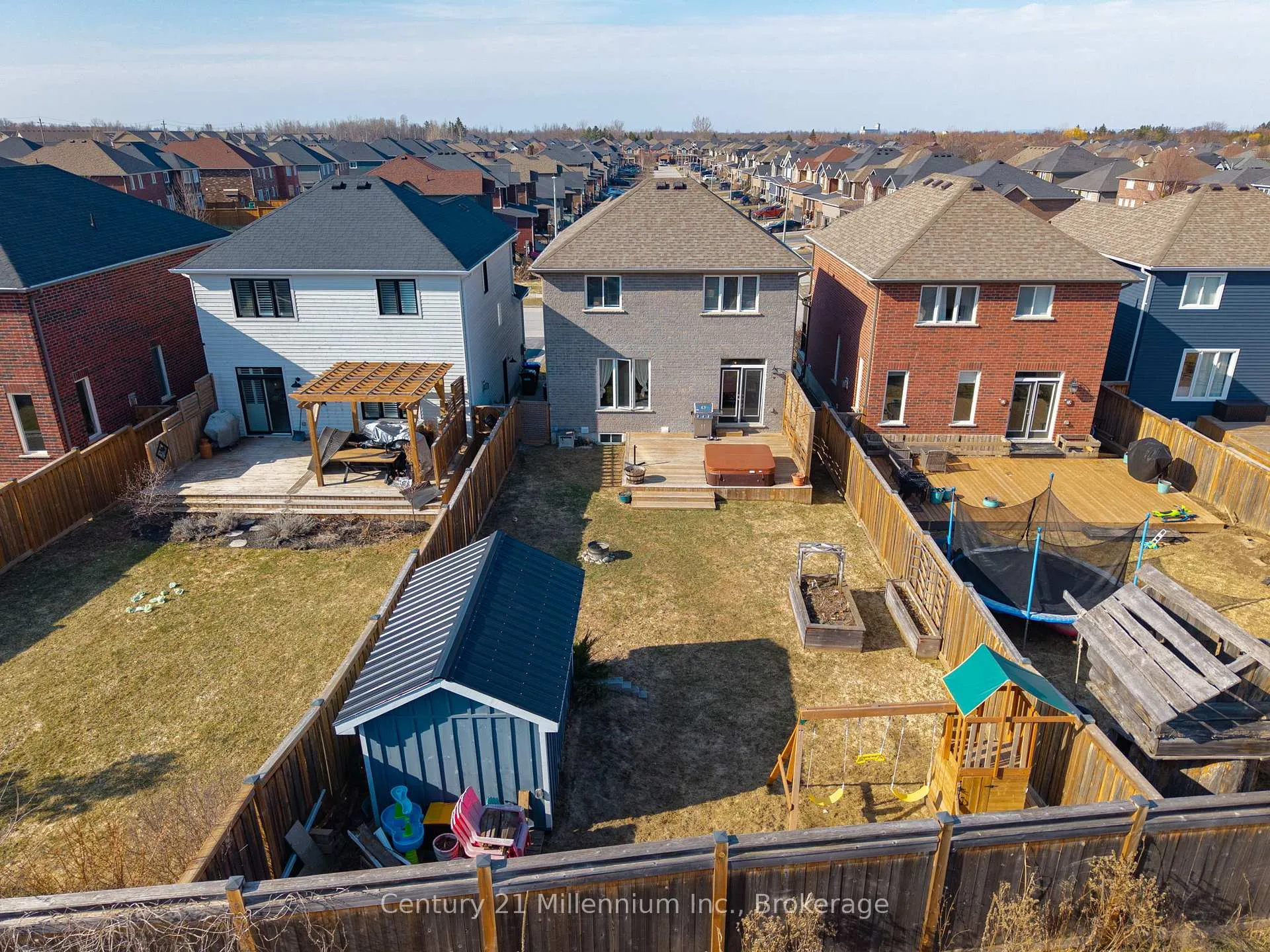 Photo 32 of 103 Lockerbie Crescent, Collingwood — HOMEH