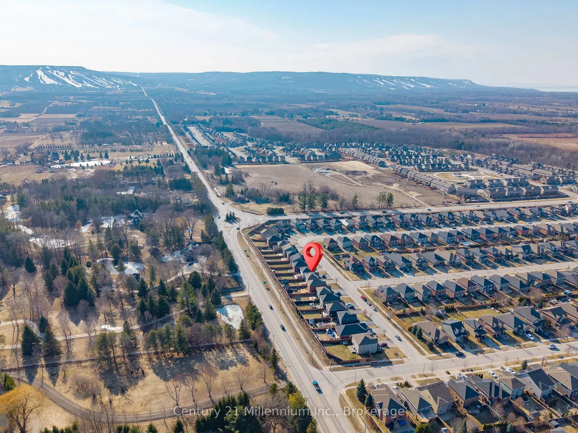 Photo 34 of 103 Lockerbie Crescent, Collingwood — HOMEH