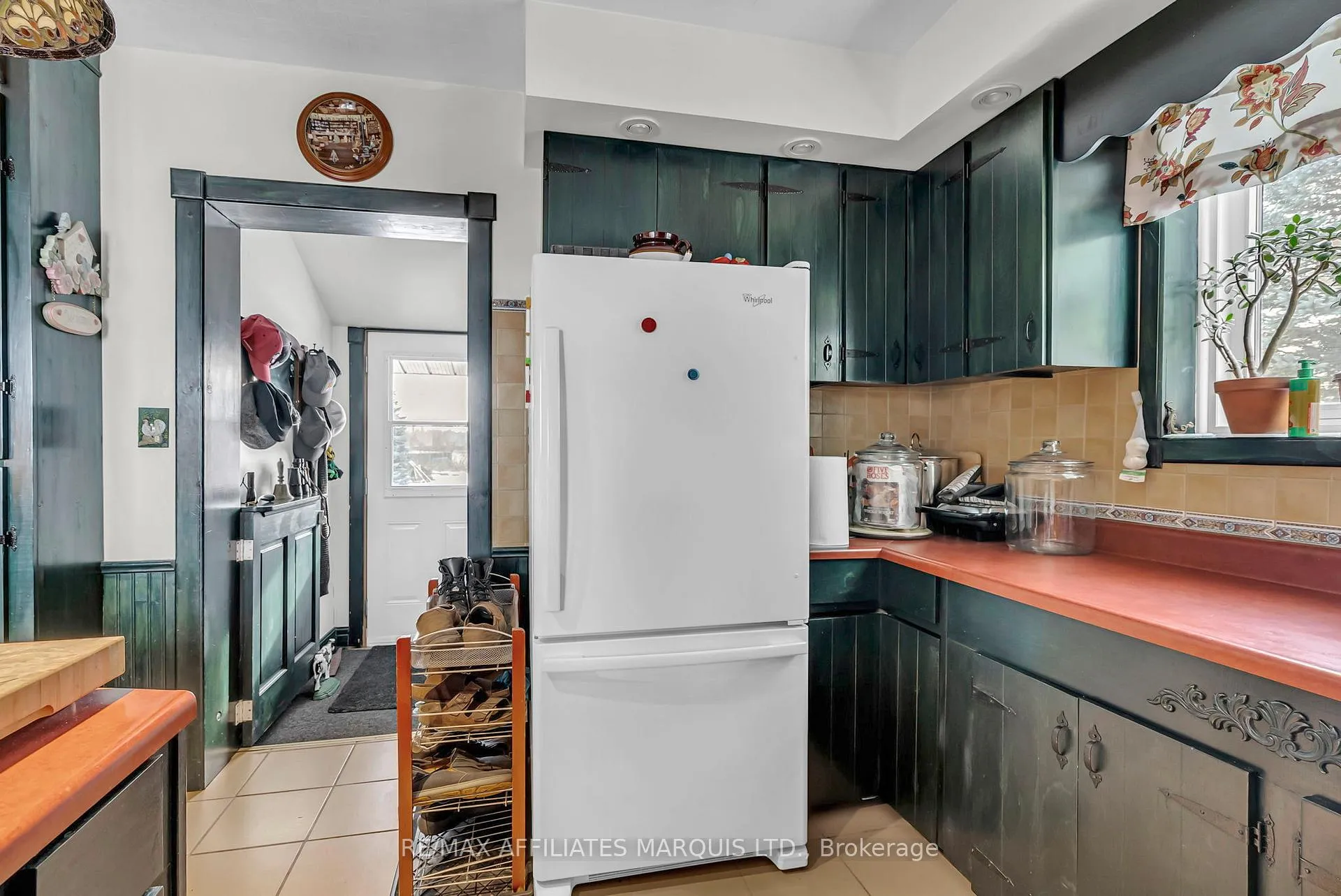 Photo 4 of 1590 Cornwall Road, Cornwall — HOMEH