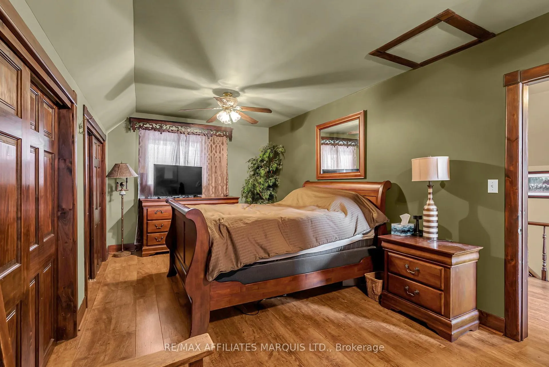 Photo 16 of 1590 Cornwall Road, Cornwall — HOMEH