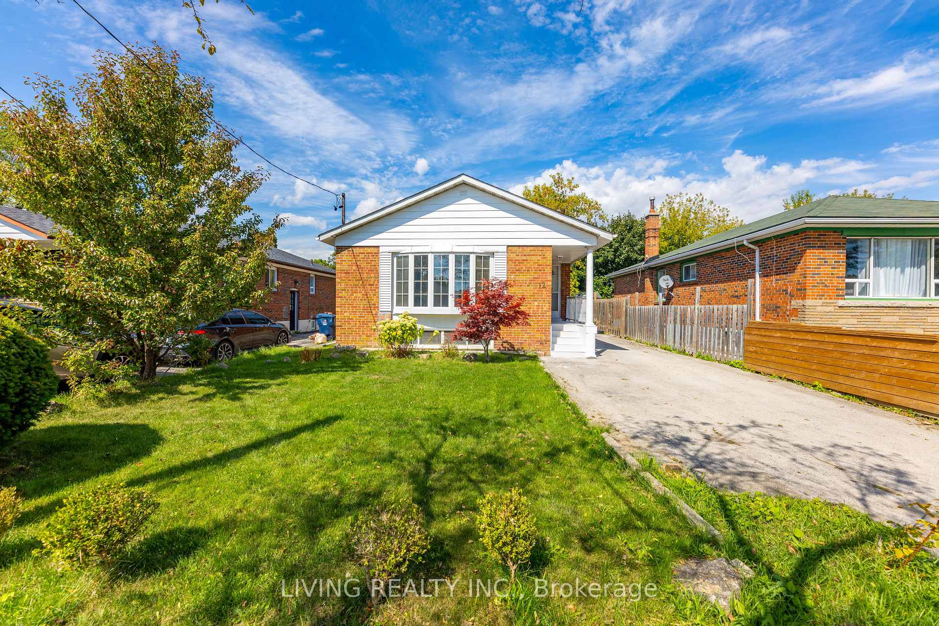 Photo 3 of 12 Kells Avenue, Scarborough, Bendale — HOMEH