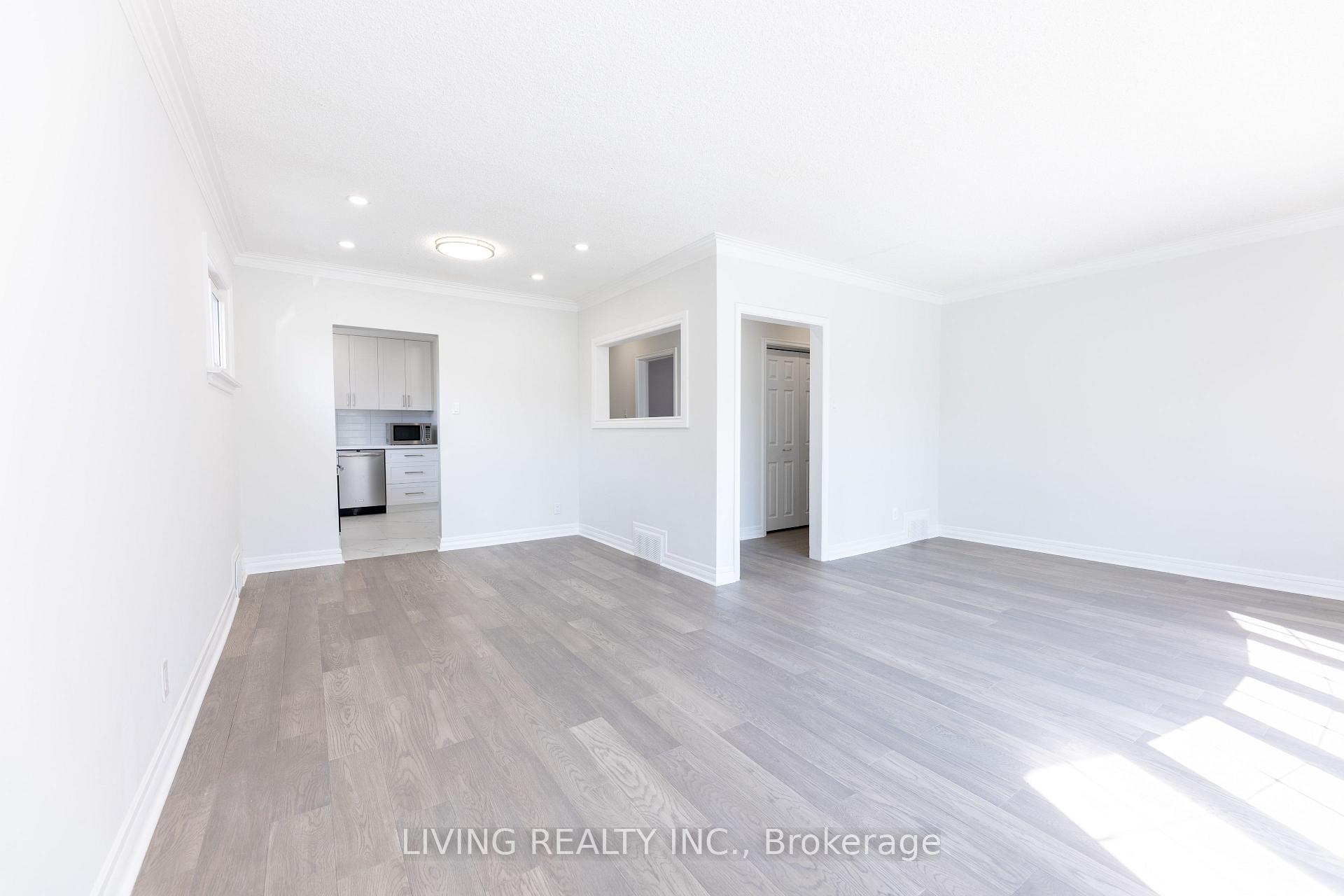 Photo 8 of 12 Kells Avenue, Scarborough, Bendale — HOMEH