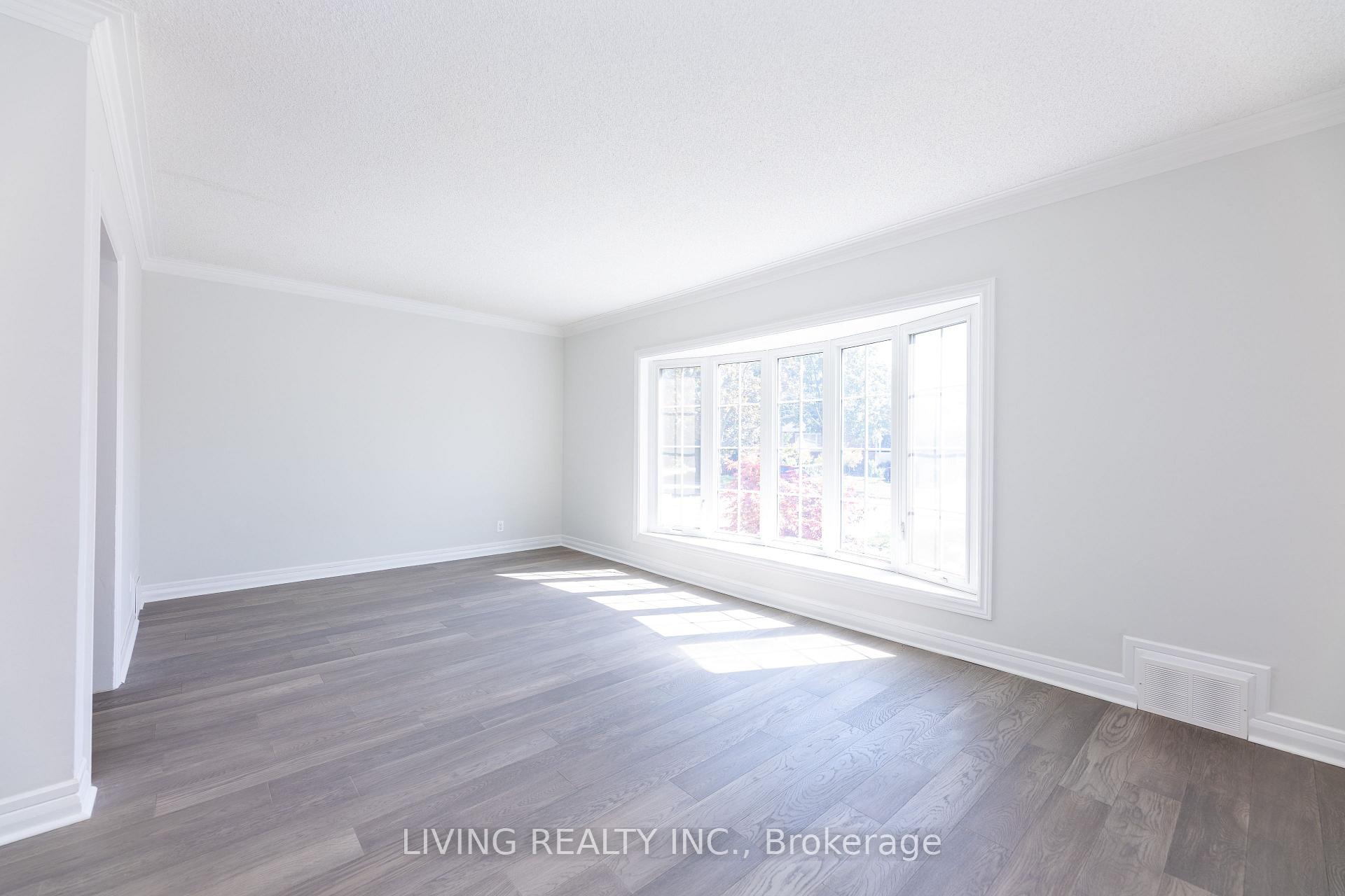 Photo 10 of 12 Kells Avenue, Scarborough, Bendale — HOMEH