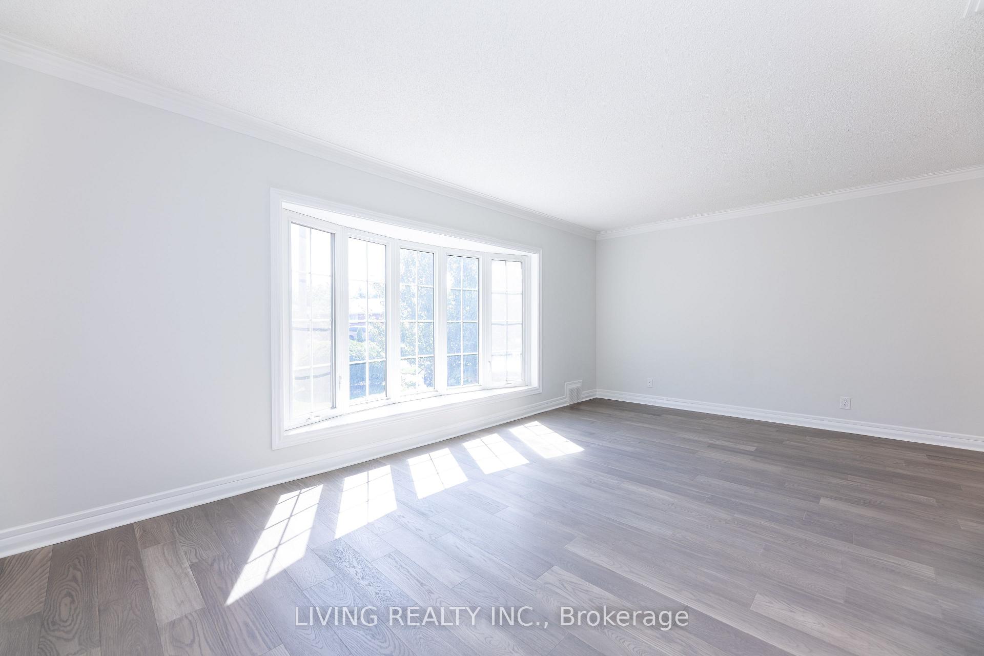 Photo 11 of 12 Kells Avenue, Scarborough, Bendale — HOMEH