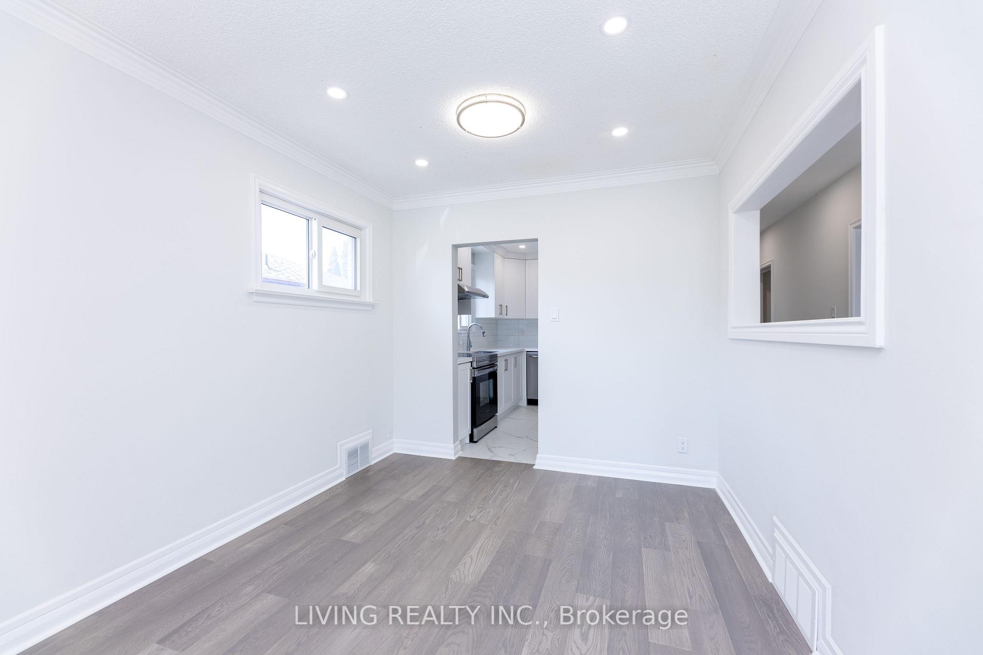 Photo 13 of 12 Kells Avenue, Scarborough, Bendale — HOMEH