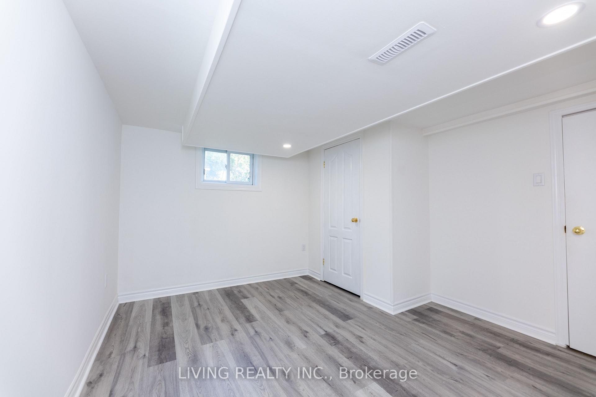 Photo 32 of 12 Kells Avenue, Scarborough, Bendale — HOMEH