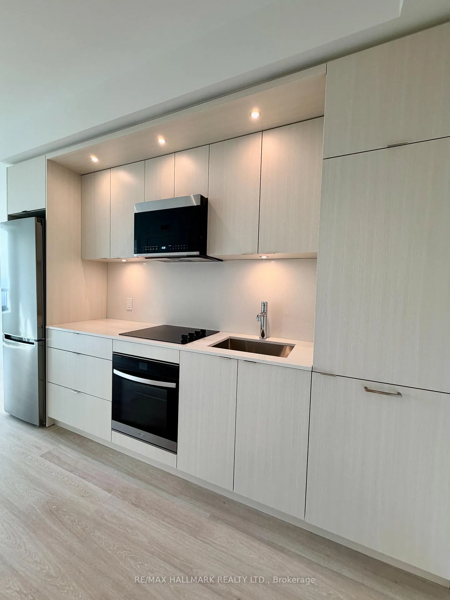 Photo 2 of Unit 2015, 60 Central Park Roadway, Etobicoke, Islington-City Centre West — HOMEH