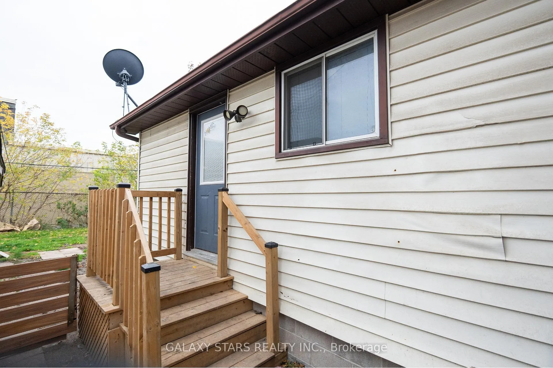 Photo 3 of 565 Romaine Street, Peterborough, Town Ward 3 — HOMEH