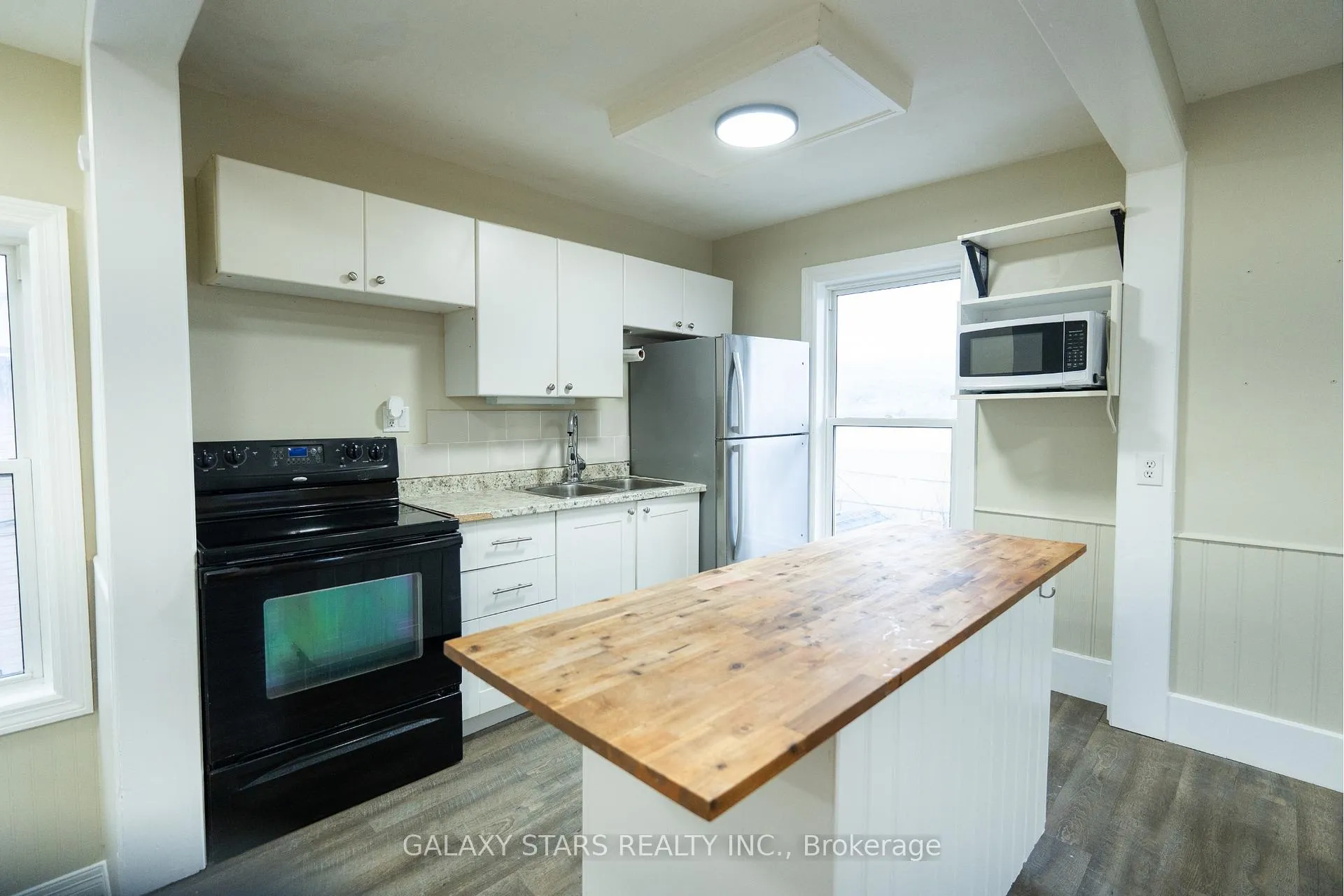Photo 14 of 565 Romaine Street, Peterborough, Town Ward 3 — HOMEH