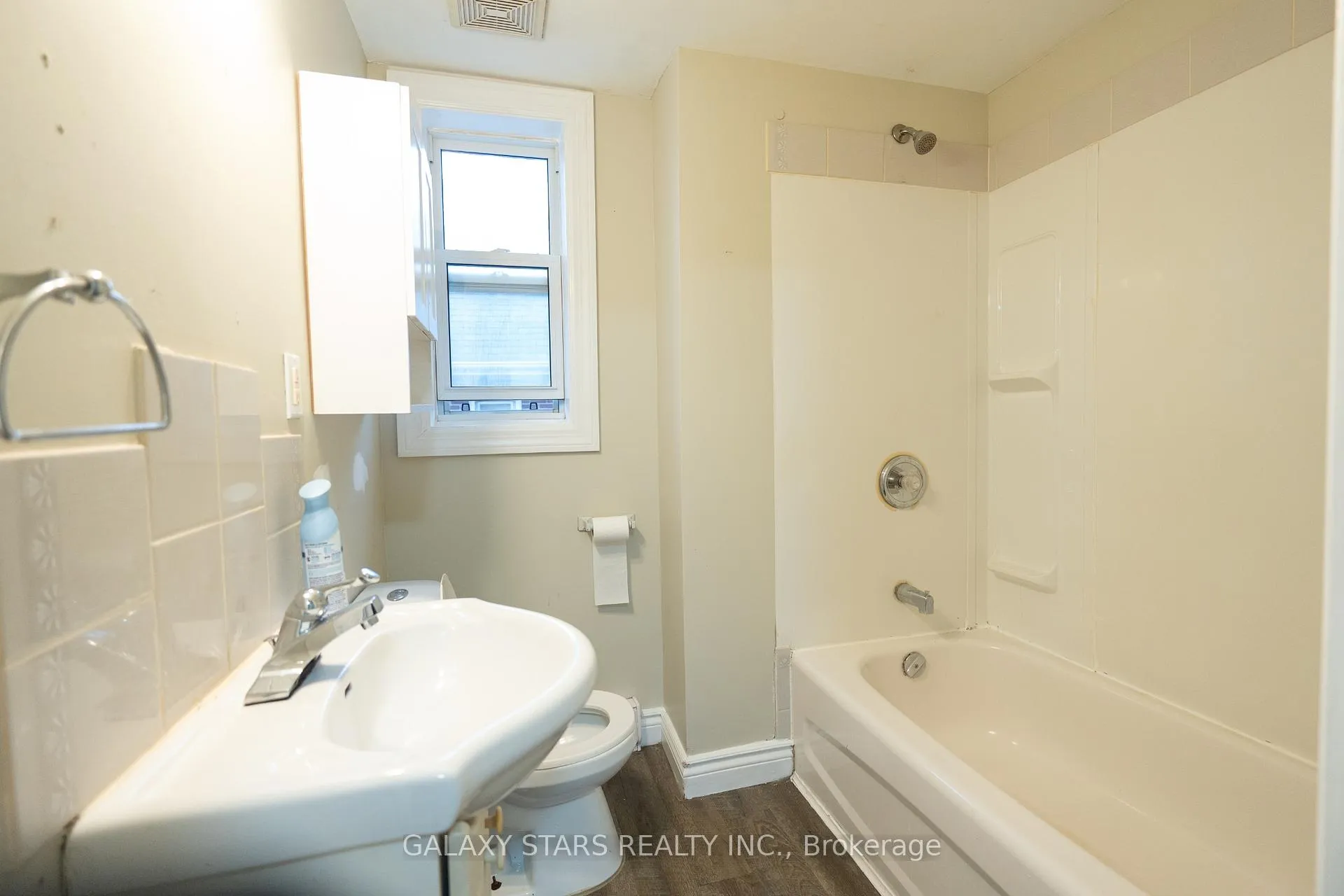 Photo 17 of 565 Romaine Street, Peterborough, Town Ward 3 — HOMEH