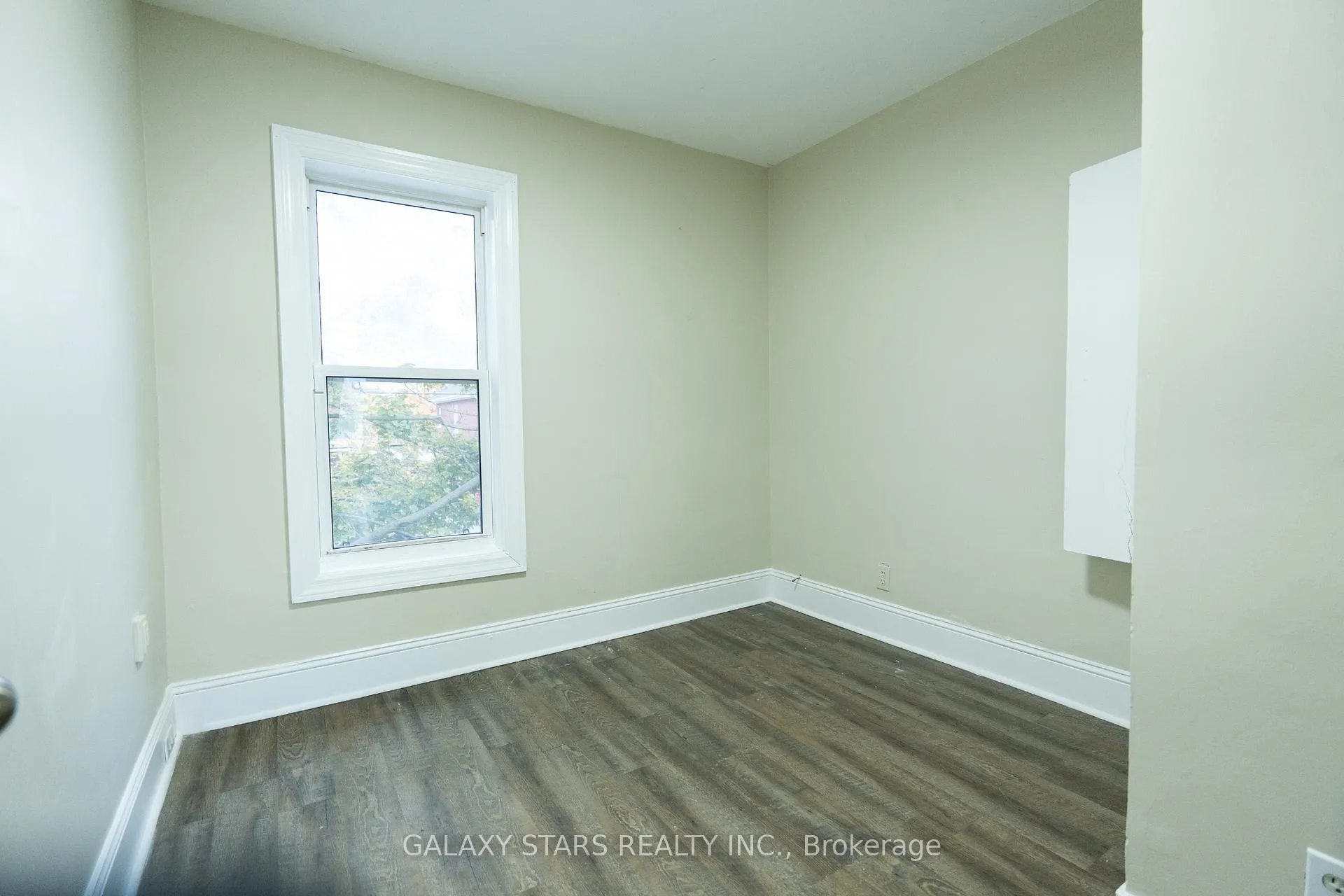 Photo 18 of 565 Romaine Street, Peterborough, Town Ward 3 — HOMEH
