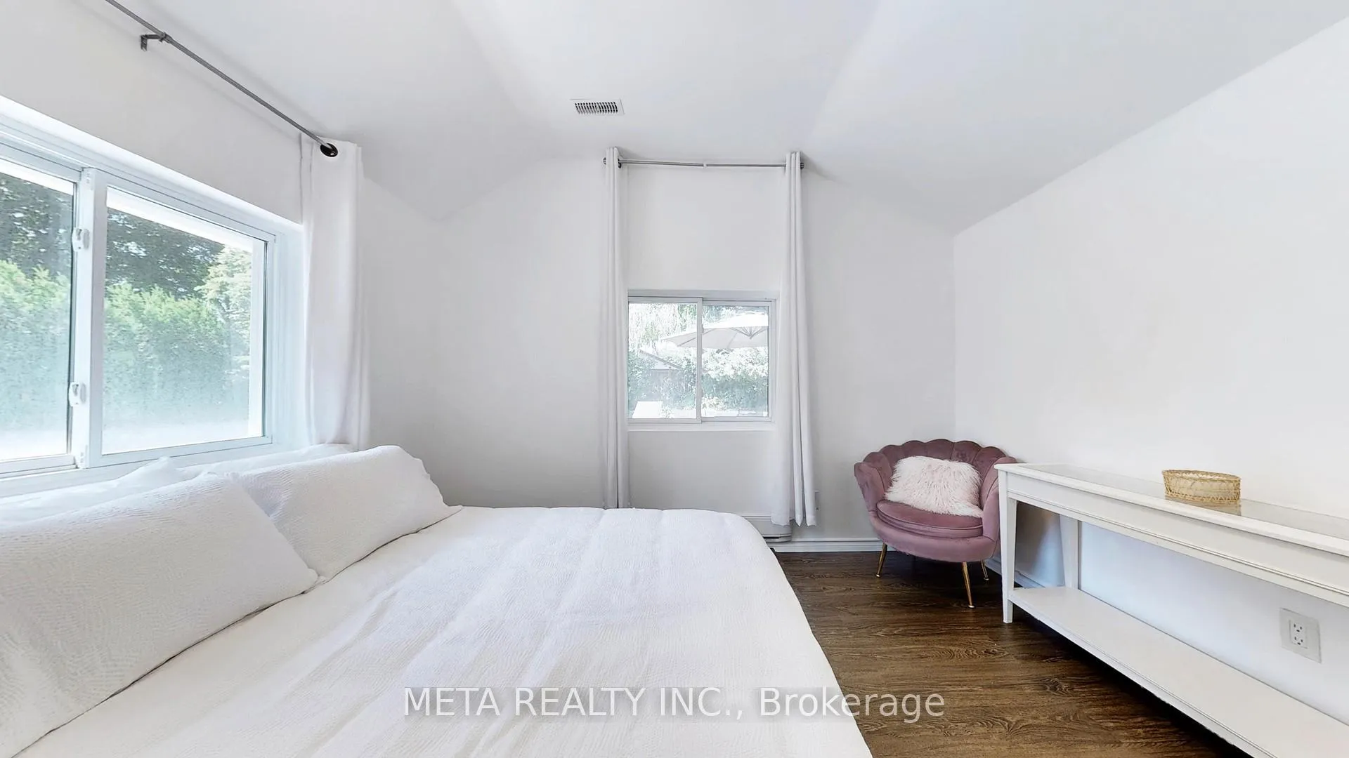 Photo 2 of 28 Orton Park Road, Scarborough, Woburn — HOMEH