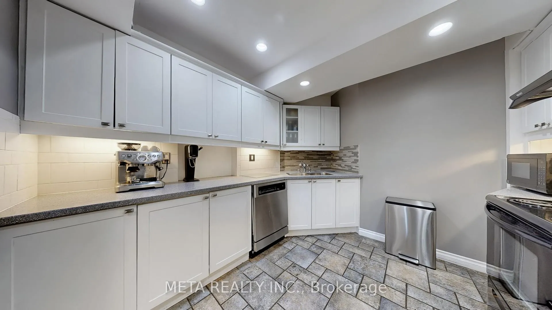 Photo 12 of 28 Orton Park Road, Scarborough, Woburn — HOMEH