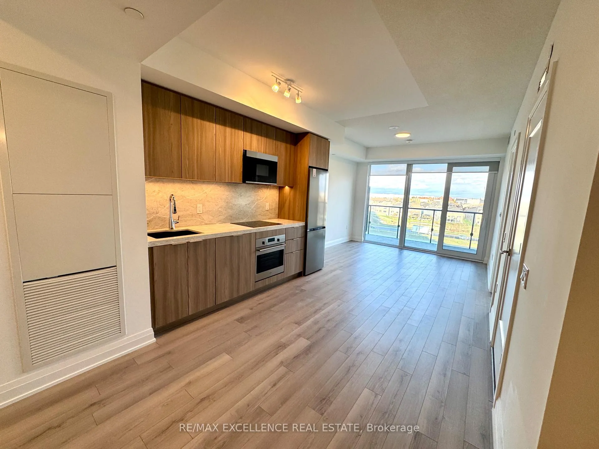 Photo 5 of Unit 426, 15 Skyridge Drive, Brampton, Bram East — HOMEH