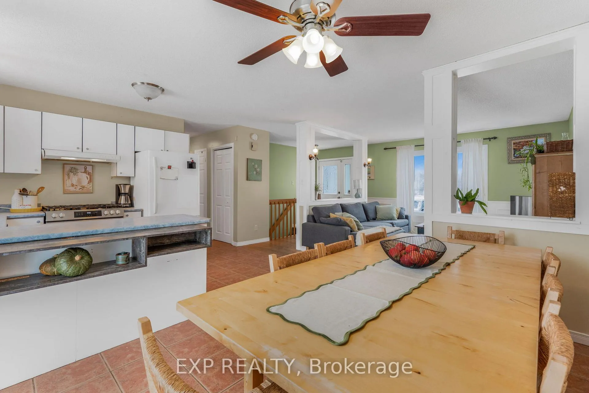 Photo 10 of 2690 Pattee Road E, Champlain, Champlain Twp — HOMEH