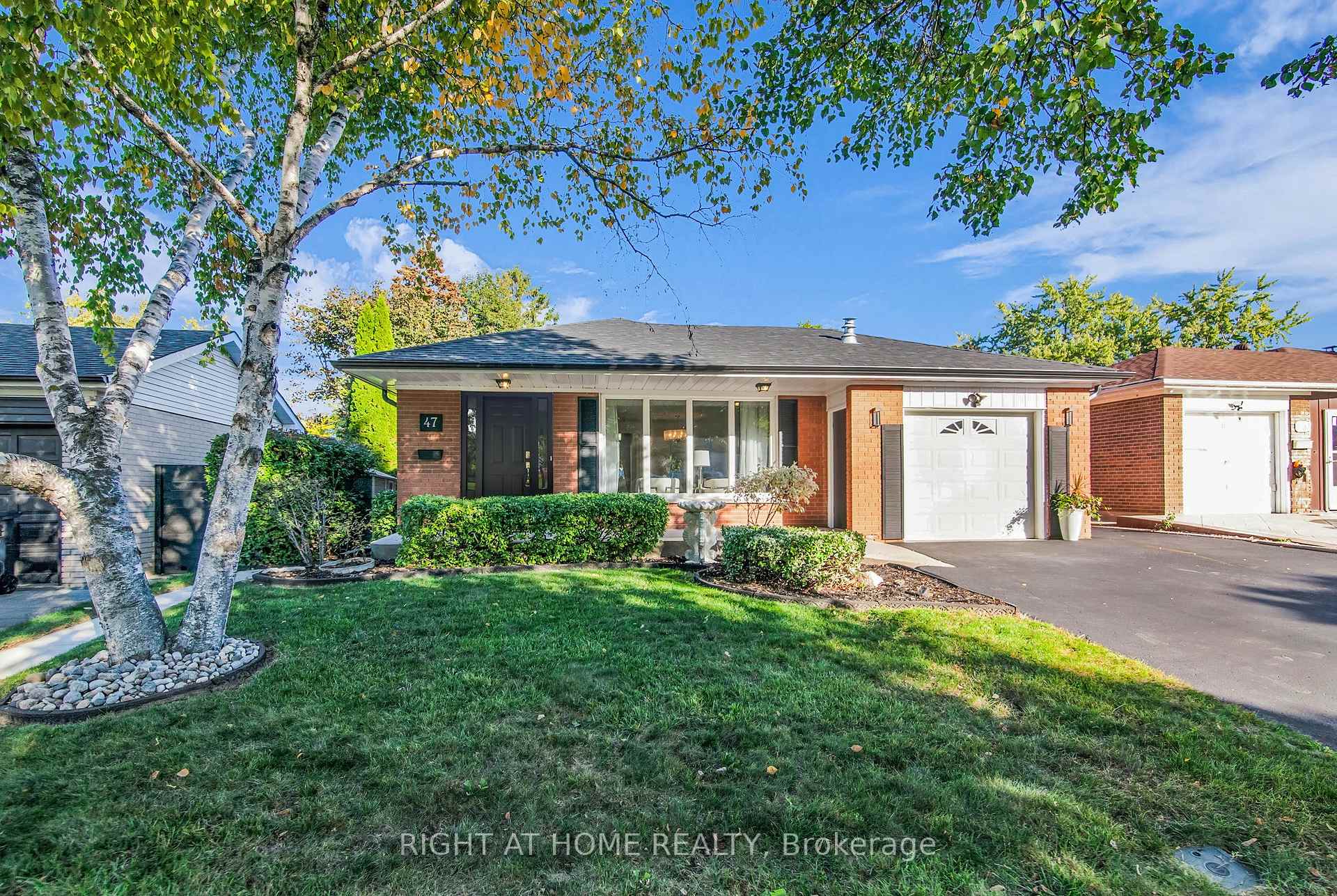 Photo 1 of 47 Dormington Drive, Scarborough, Woburn — HOMEH