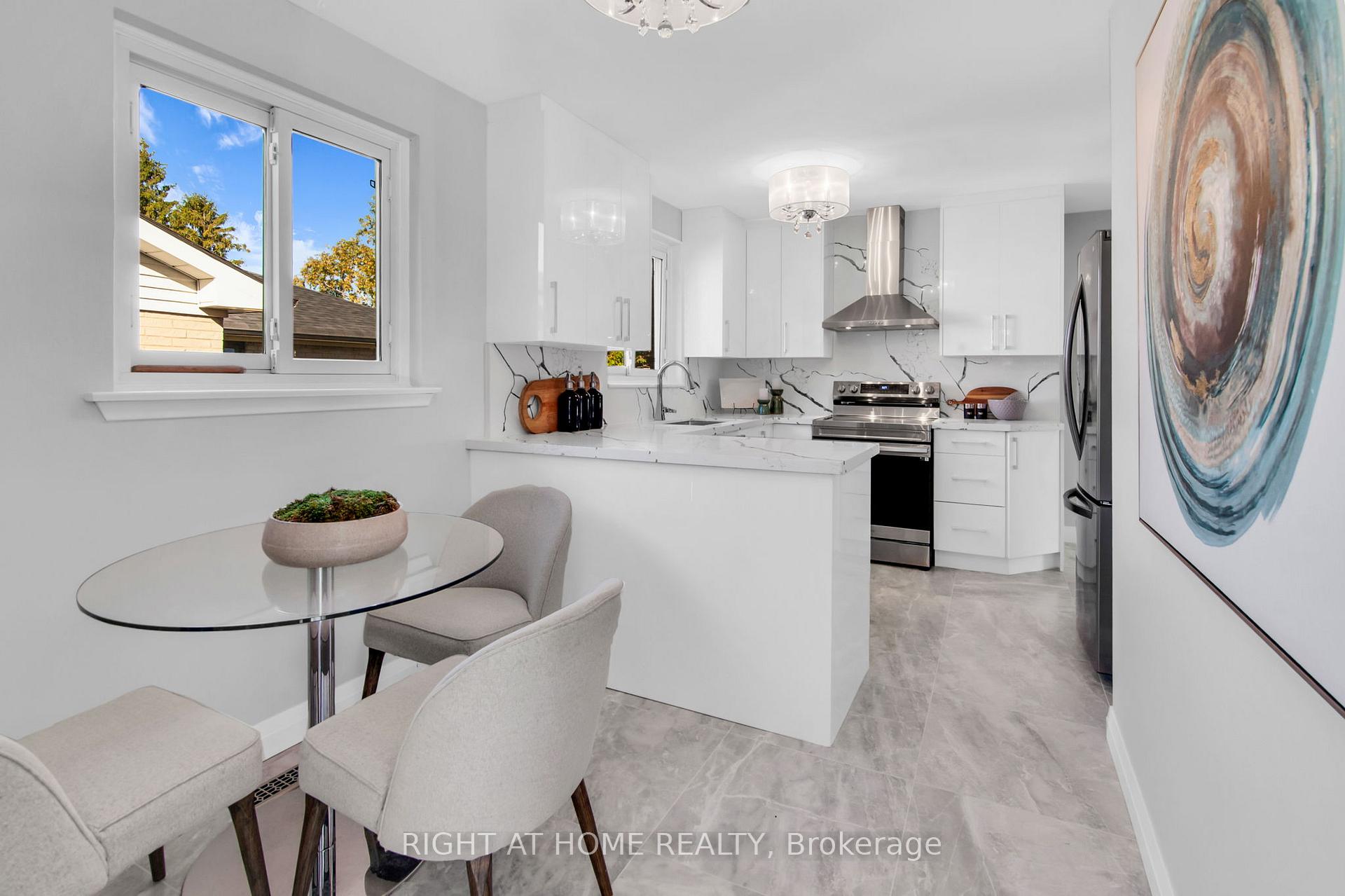Photo 11 of 47 Dormington Drive, Scarborough, Woburn — HOMEH