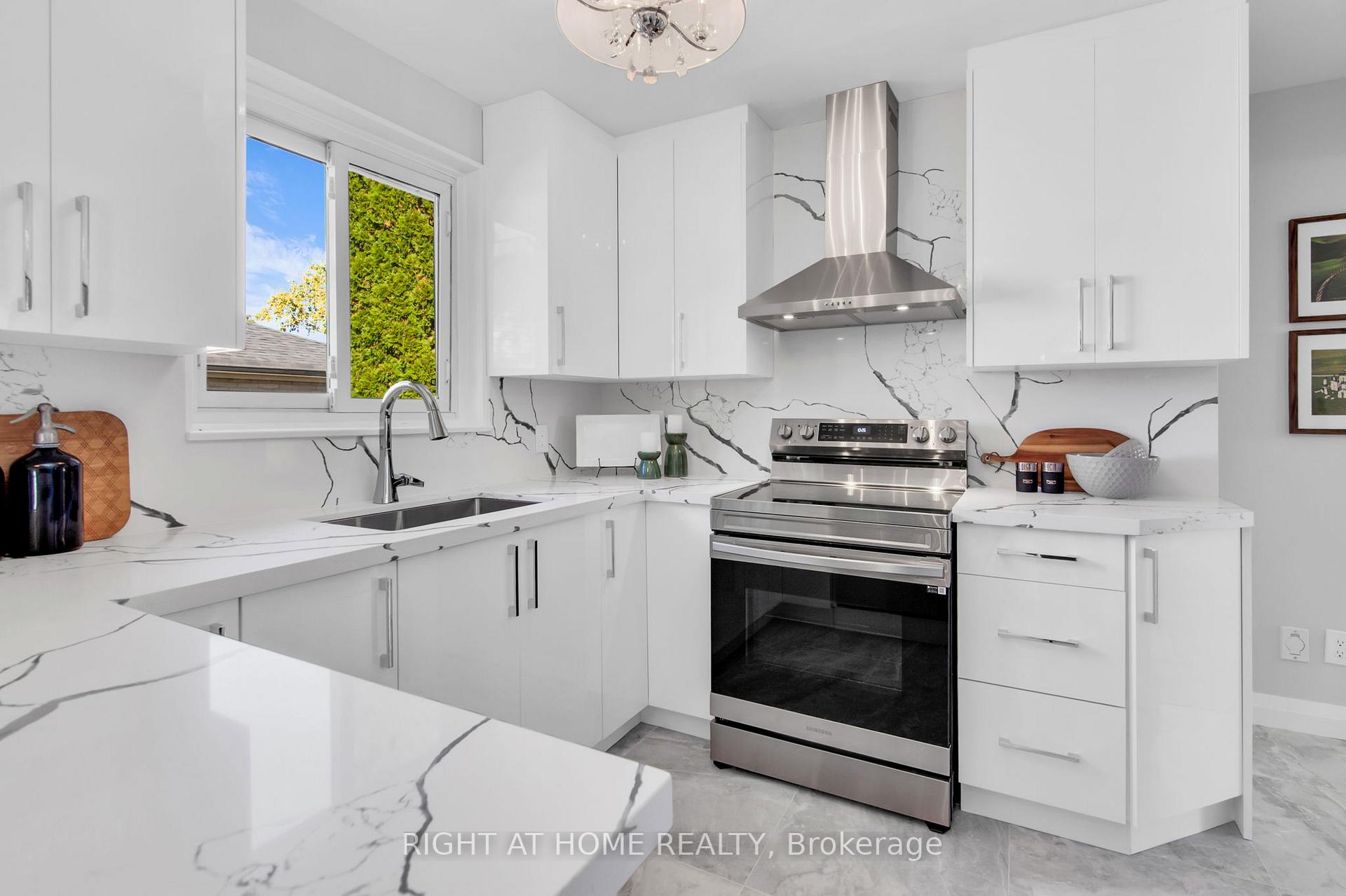 Photo 13 of 47 Dormington Drive, Scarborough, Woburn — HOMEH