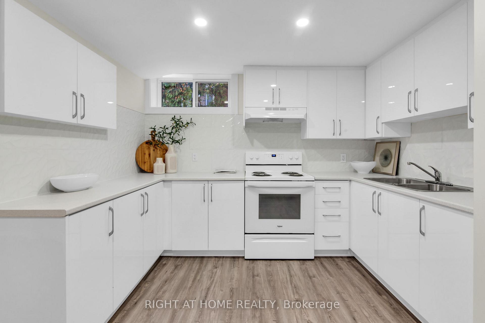 Photo 25 of 47 Dormington Drive, Scarborough, Woburn — HOMEH