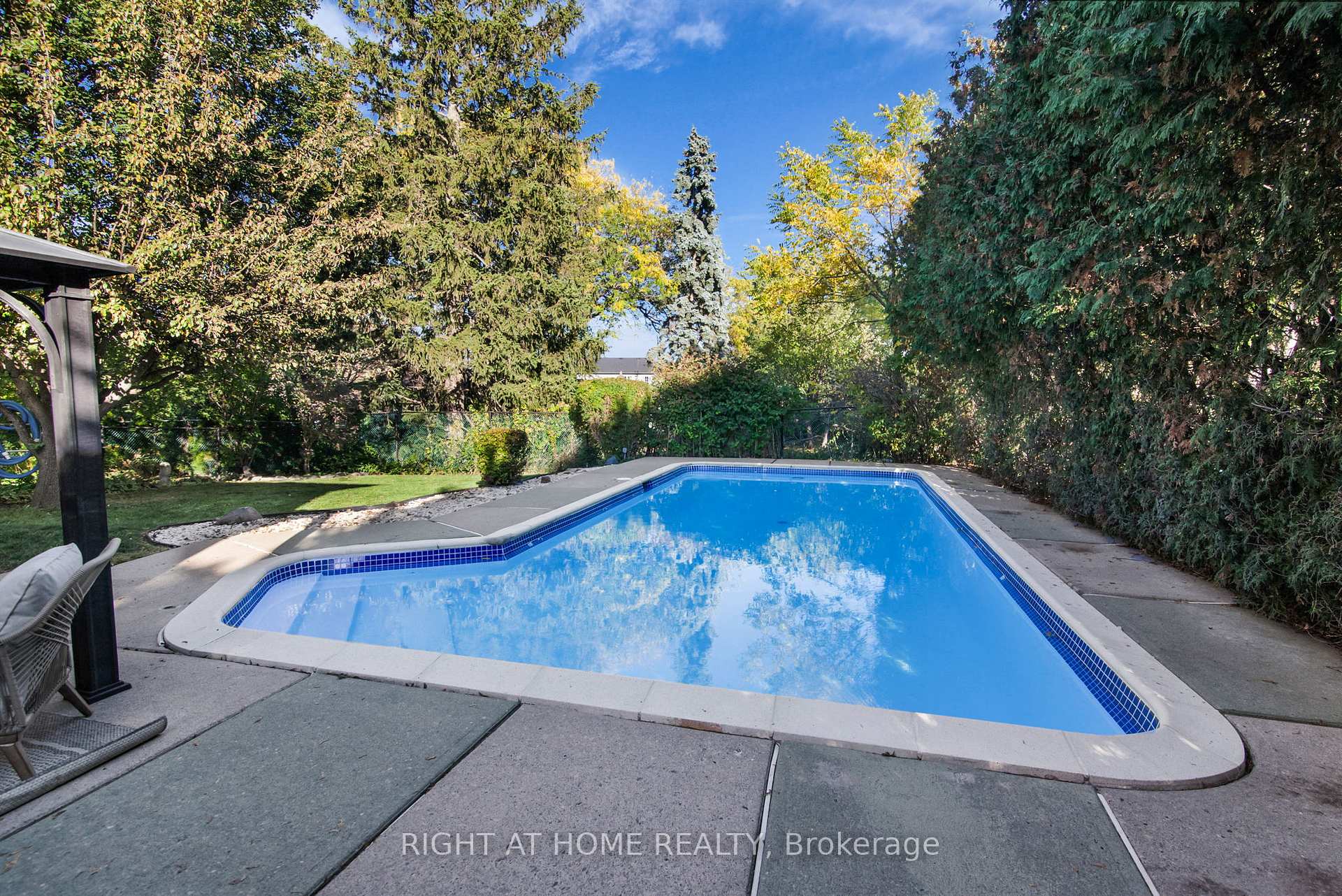 Photo 34 of 47 Dormington Drive, Scarborough, Woburn — HOMEH