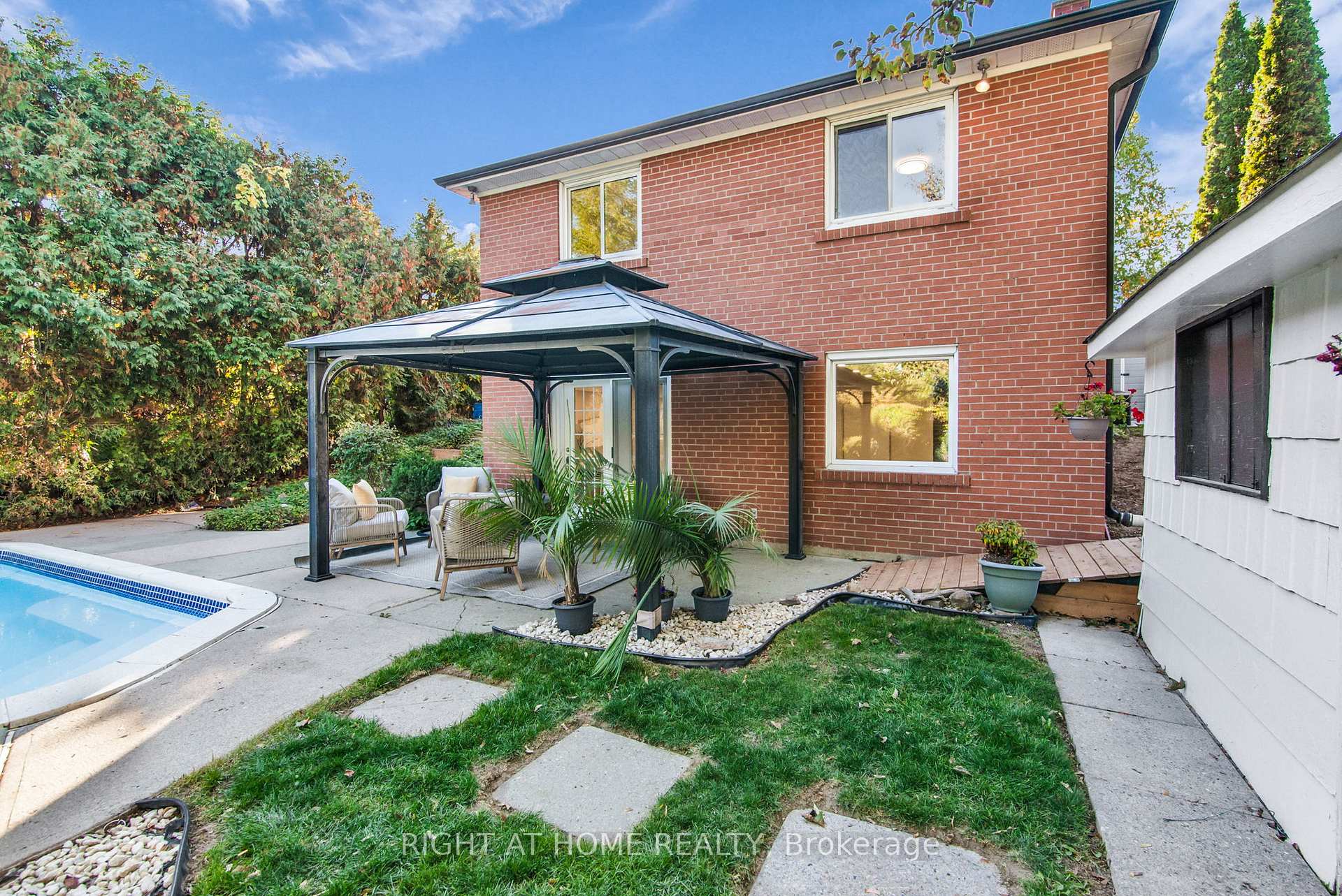Photo 37 of 47 Dormington Drive, Scarborough, Woburn — HOMEH