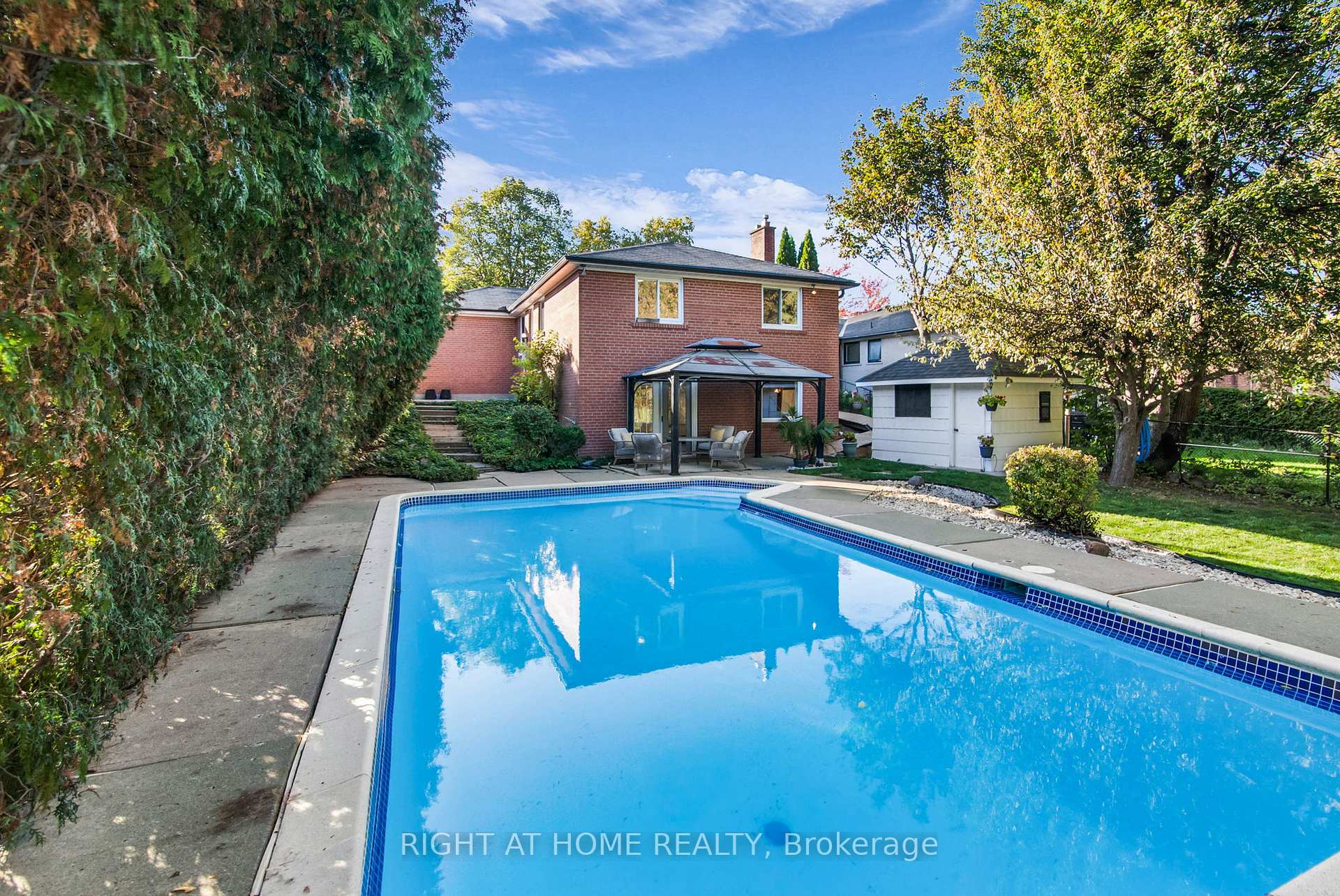 Photo 39 of 47 Dormington Drive, Scarborough, Woburn — HOMEH