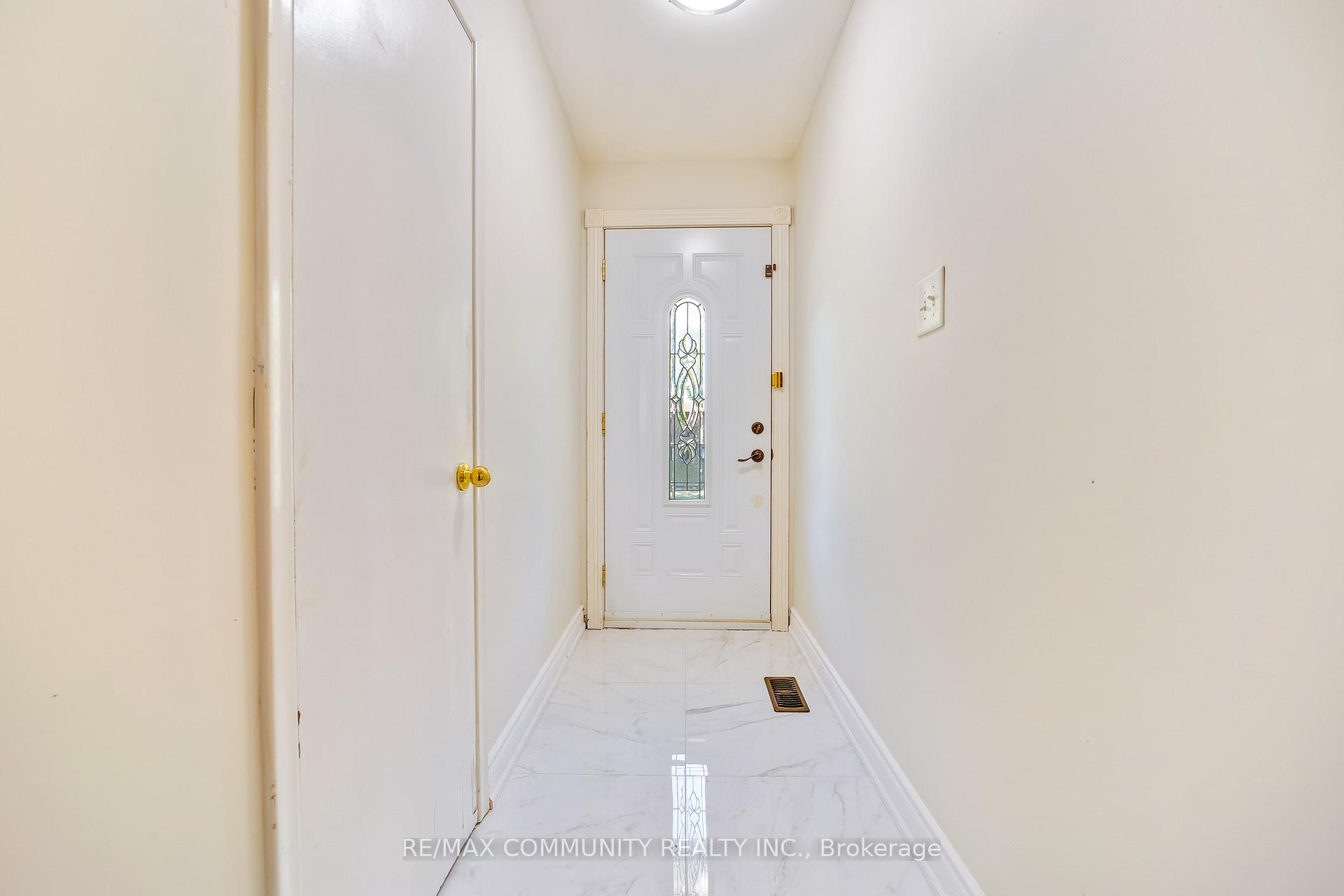 Photo 6 of 103 Packard Boulevard, Scarborough, Bendale — HOMEH