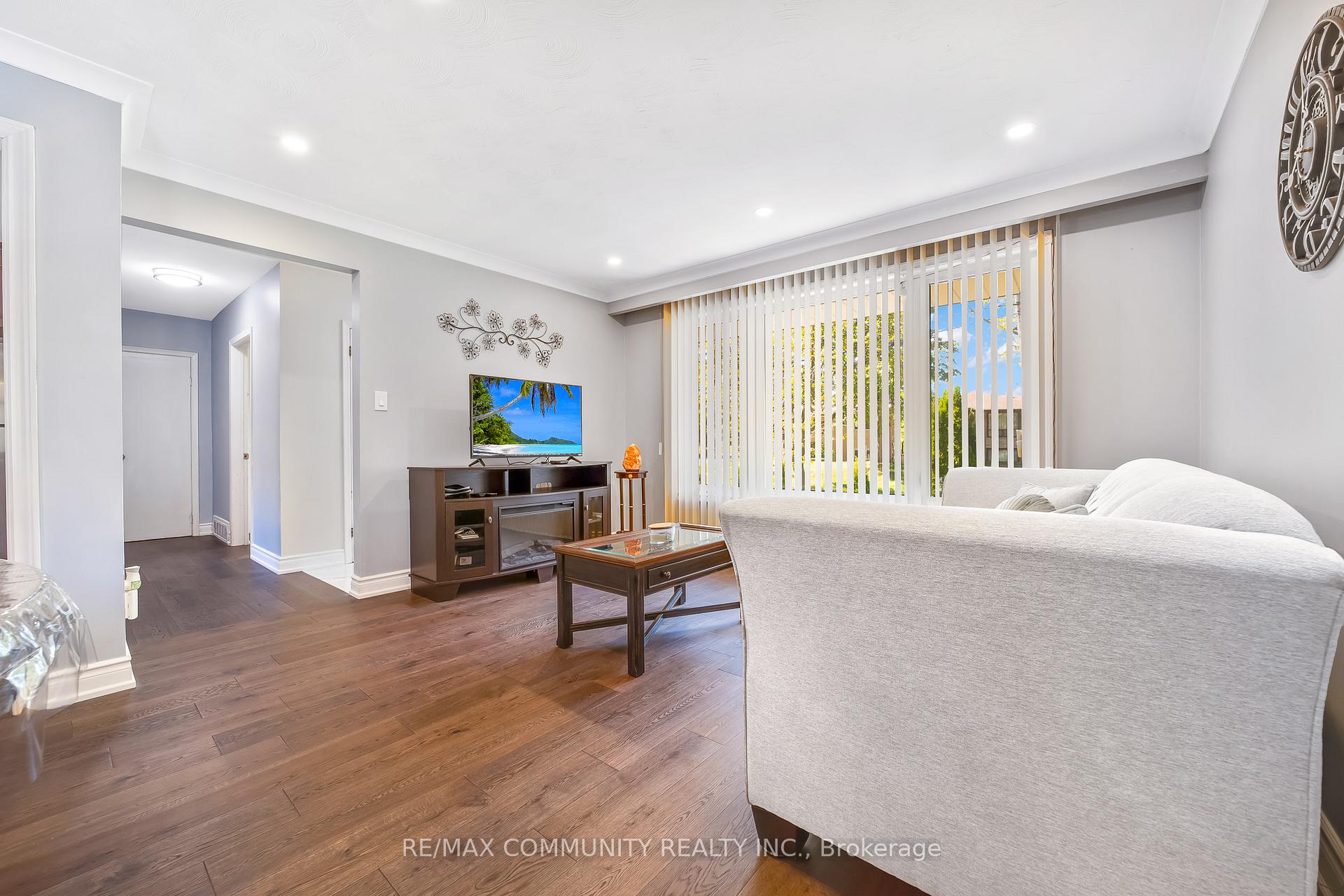 Photo 7 of 103 Packard Boulevard, Scarborough, Bendale — HOMEH