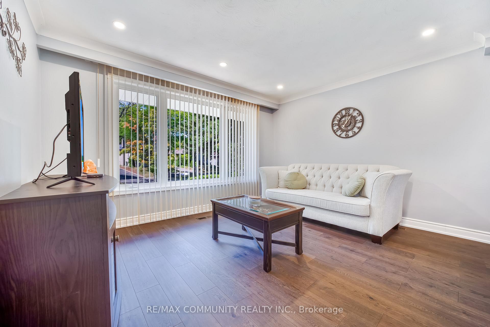 Photo 8 of 103 Packard Boulevard, Scarborough, Bendale — HOMEH