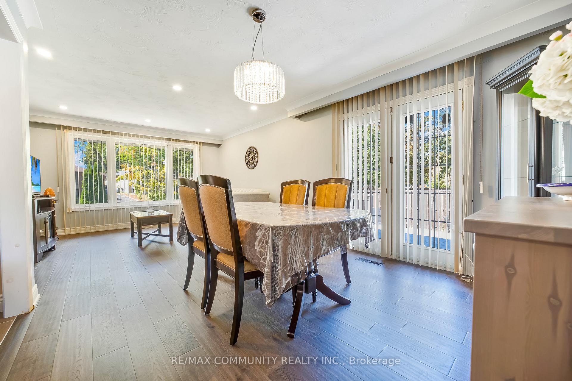 Photo 10 of 103 Packard Boulevard, Scarborough, Bendale — HOMEH