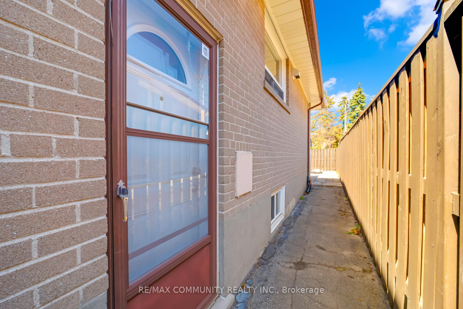 Photo 39 of 103 Packard Boulevard, Scarborough, Bendale — HOMEH