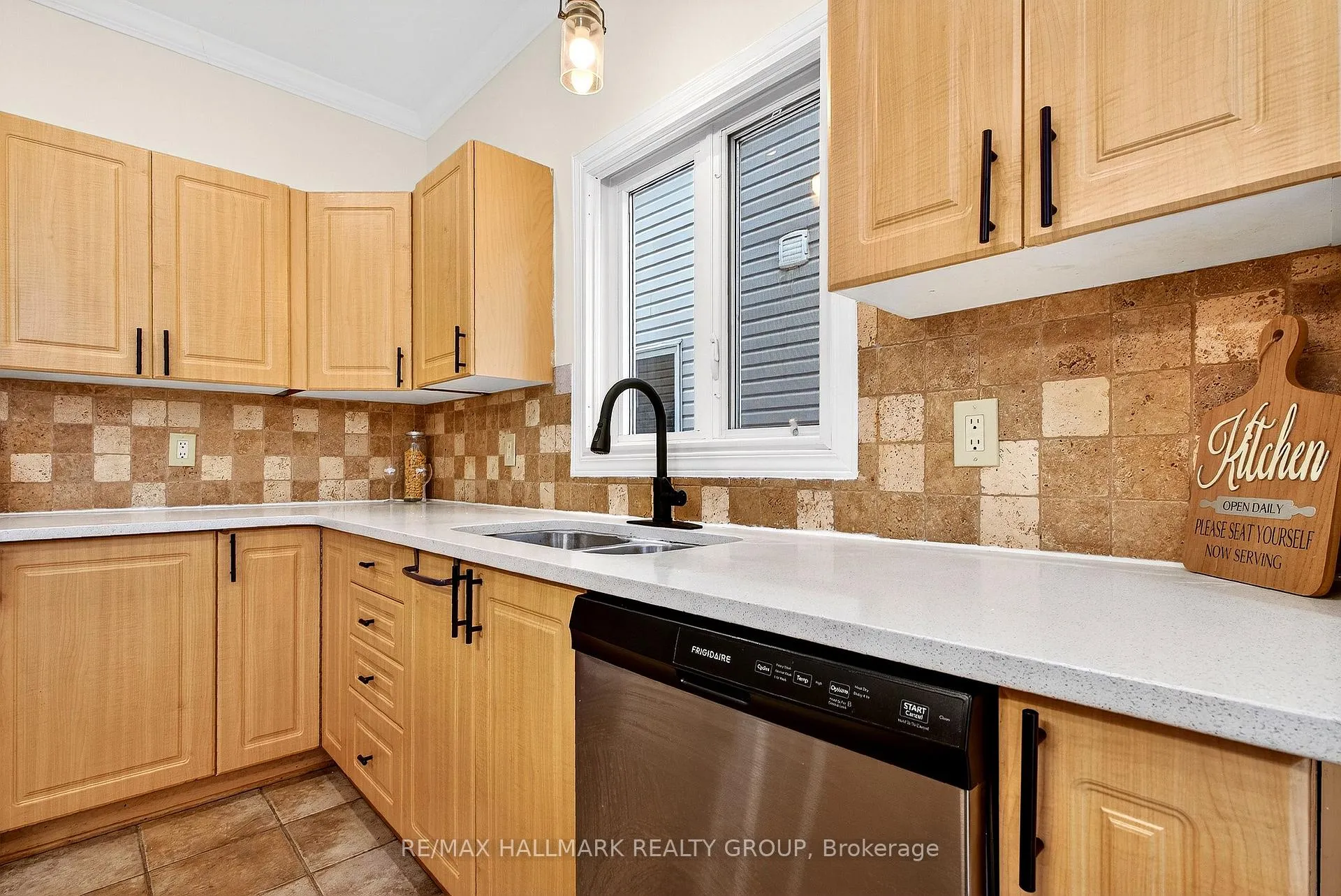 Photo 13 of 143 Borealis Crescent, Ottawa, Carson Meadows — HOMEH